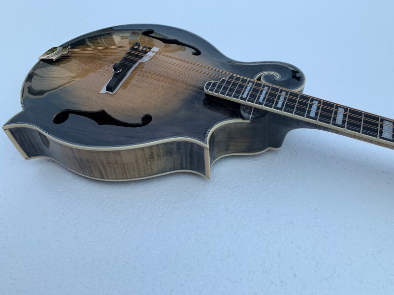 F style mandolin guitar(AOM-F105)