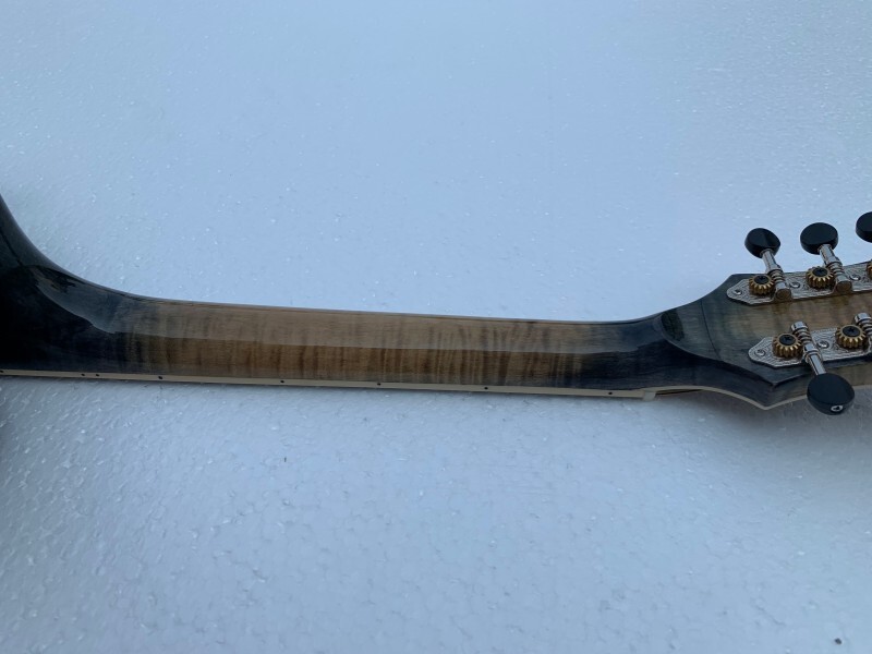 F style mandolin guitar(AOM-F105)