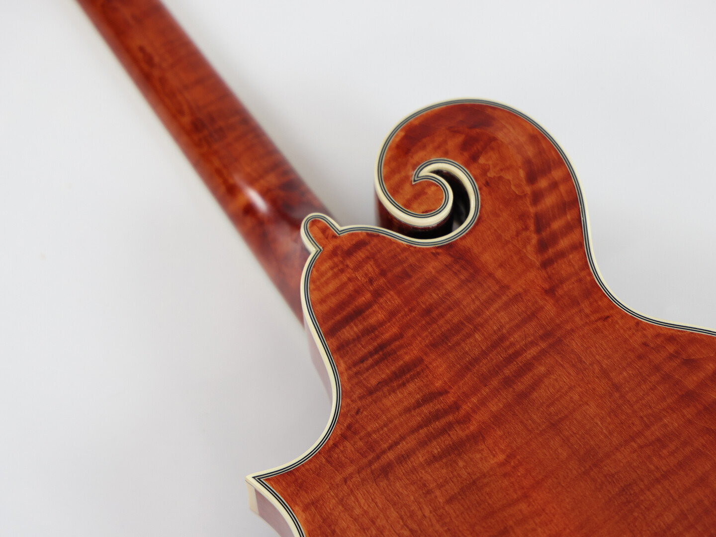 Afanti AA Solid Flamed Maple Back and Side F Mandola