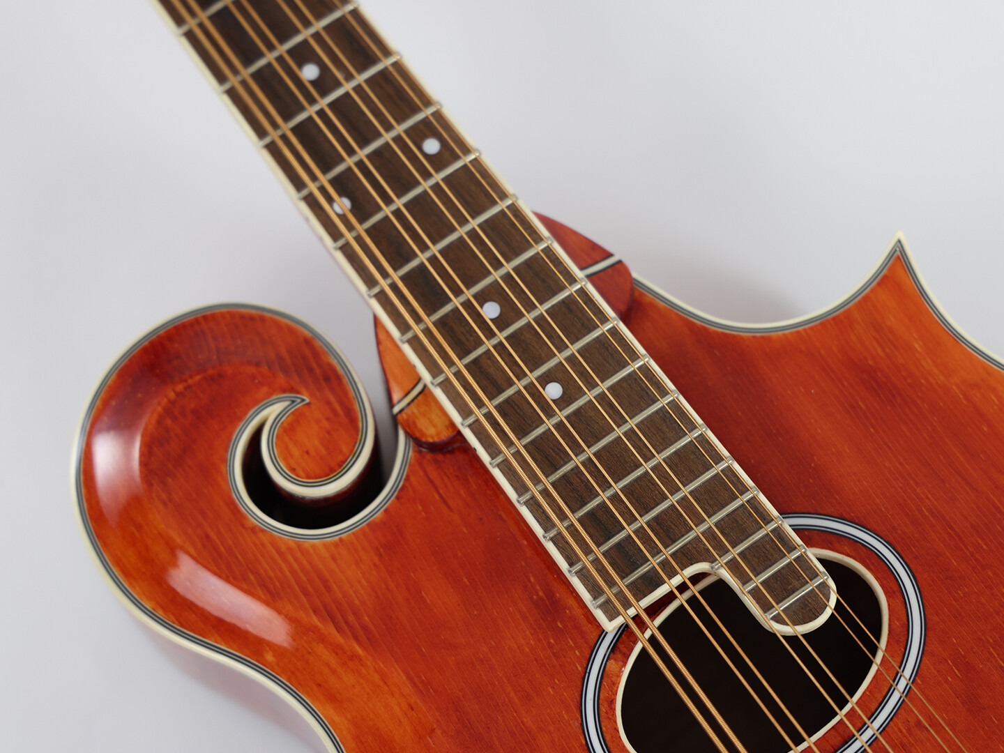 Afanti  AA Solid Spruce Top Oval Hole F Mandocello