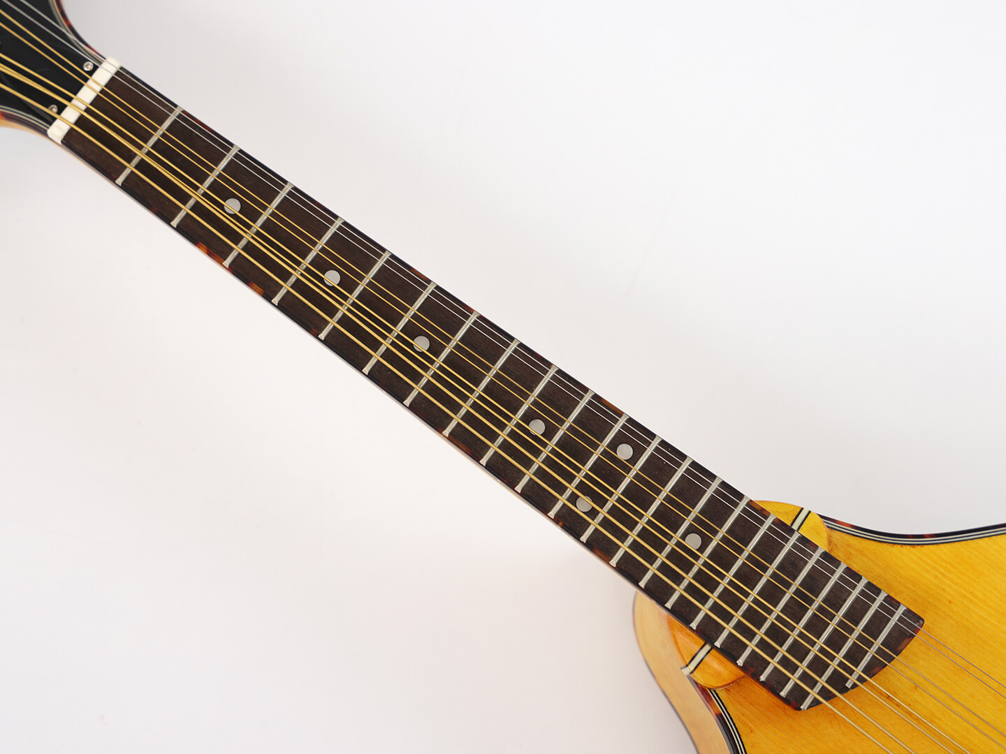 Afanti A Solid Spruce Top Solid Flamed Maple Back A Style Mandola