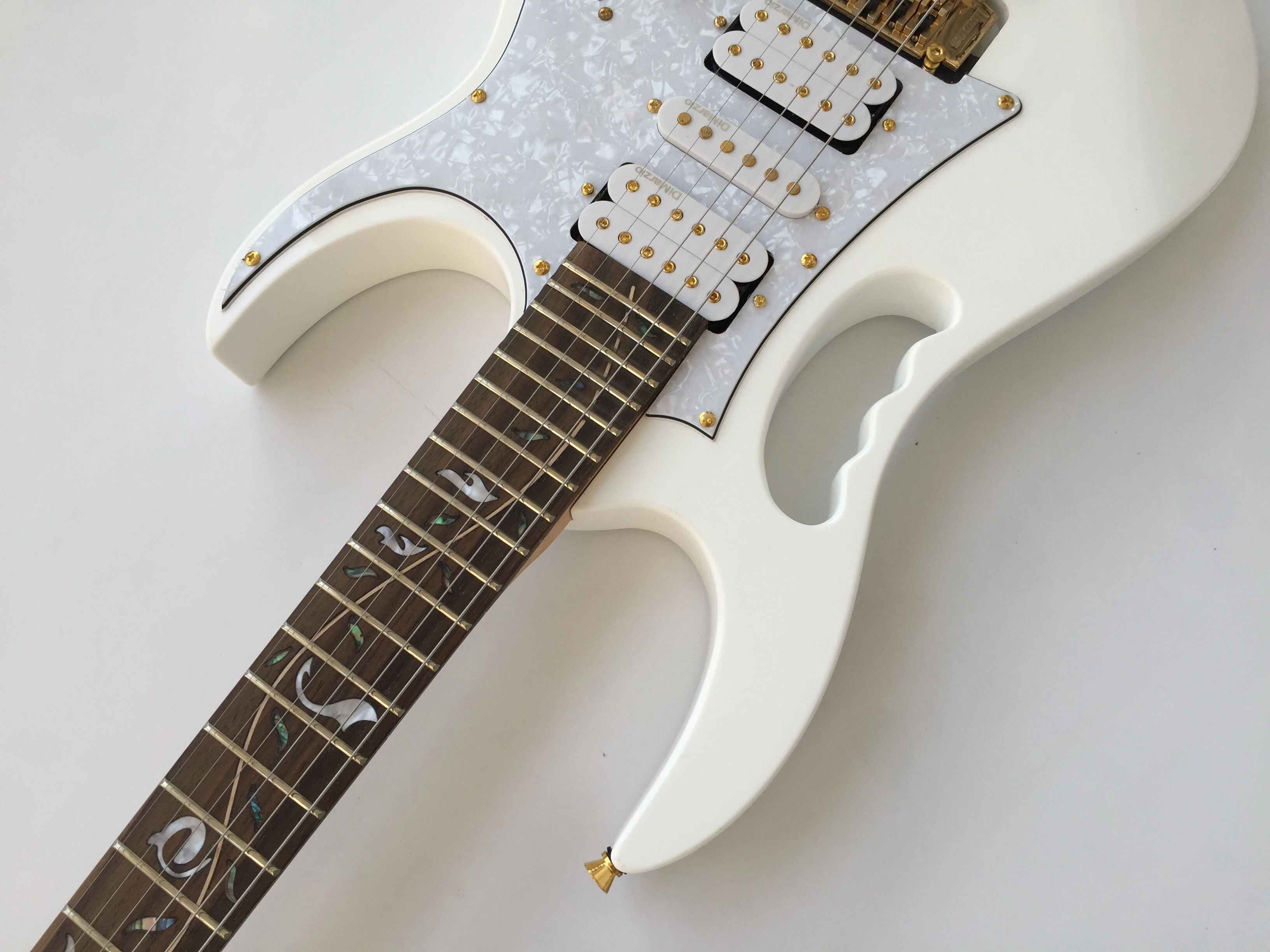 Afanti Basswood Body Flower Fingerboard Inlay Custom Electric Guitar
