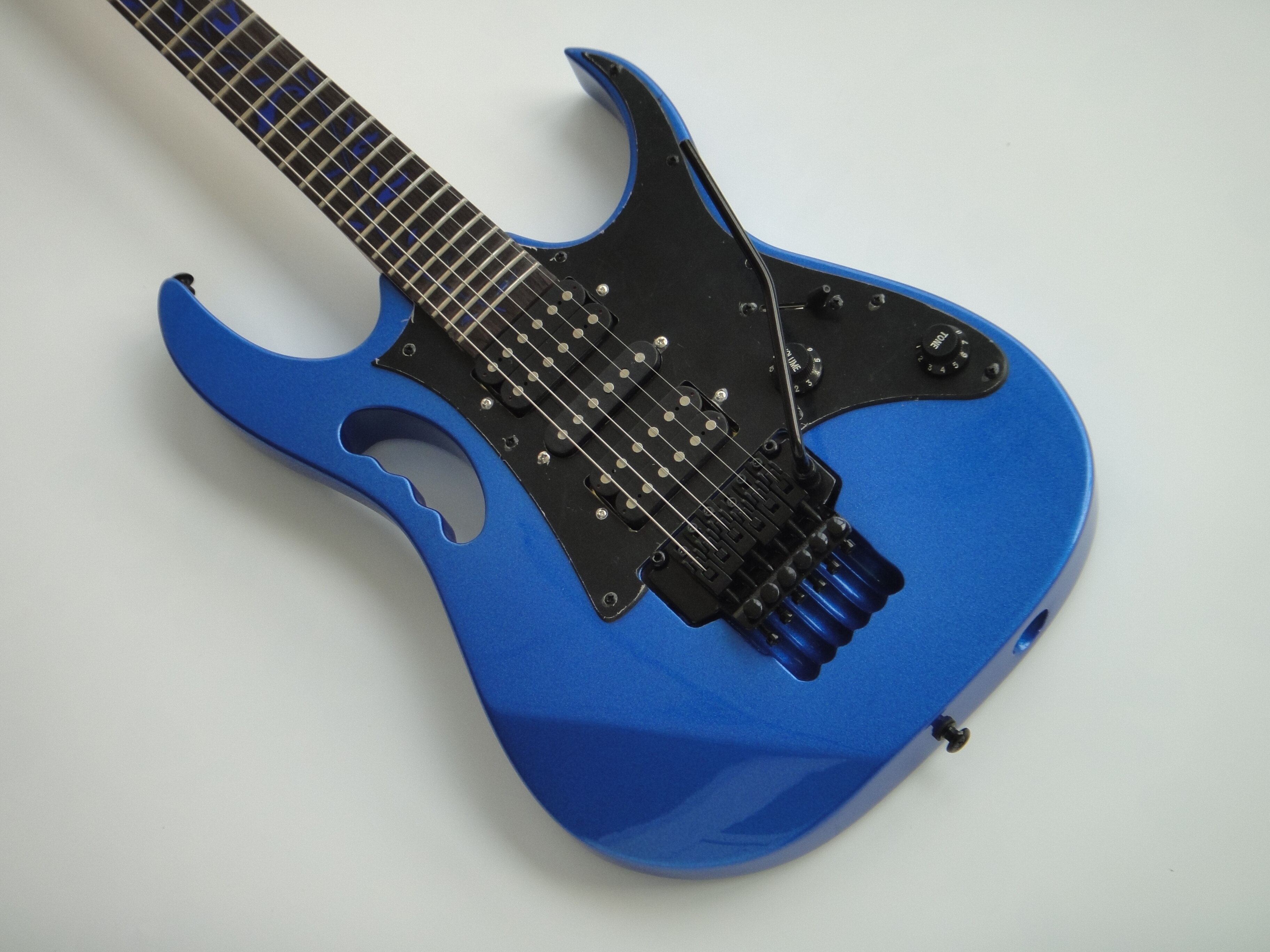 Afanti Basswood Body Guitar Customised Maple Neck Electric Guitar