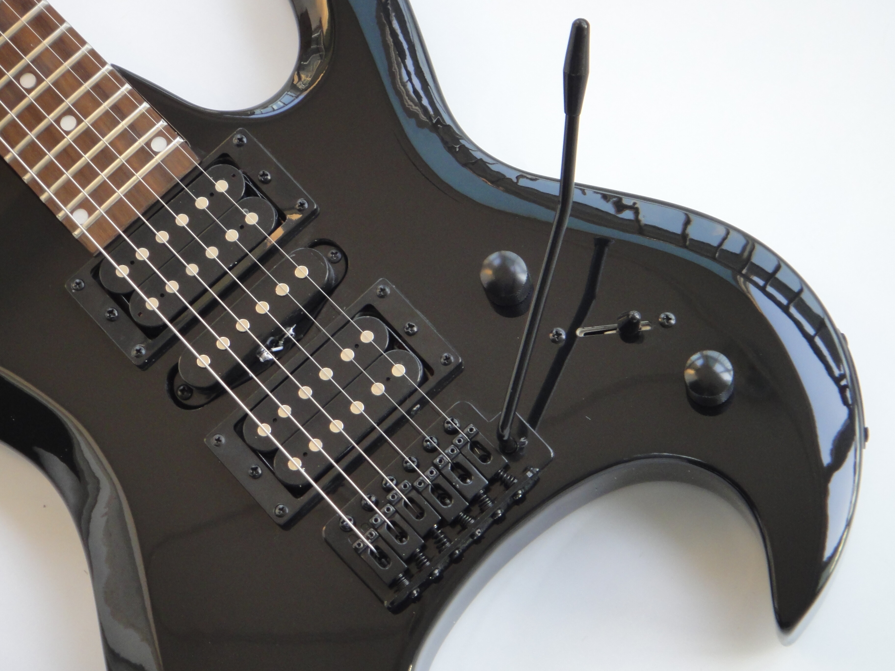 Afanti Customized Hsh Vintage Synchronized Tremolo 6 String Headless Electric Guitar