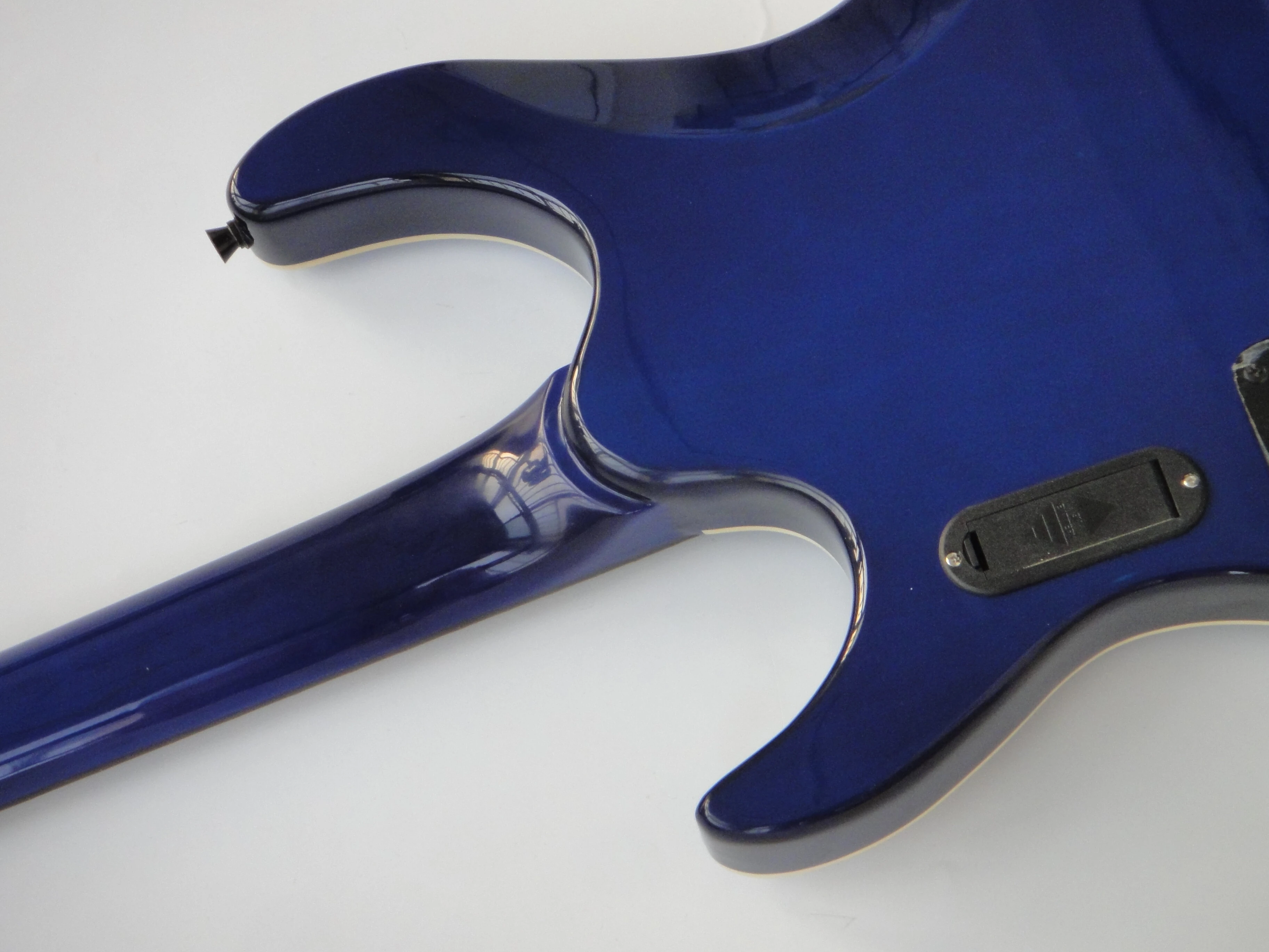 Afanti Customized Hh Double Locking Tremolo Flamed Blue Headless Electric Guitar