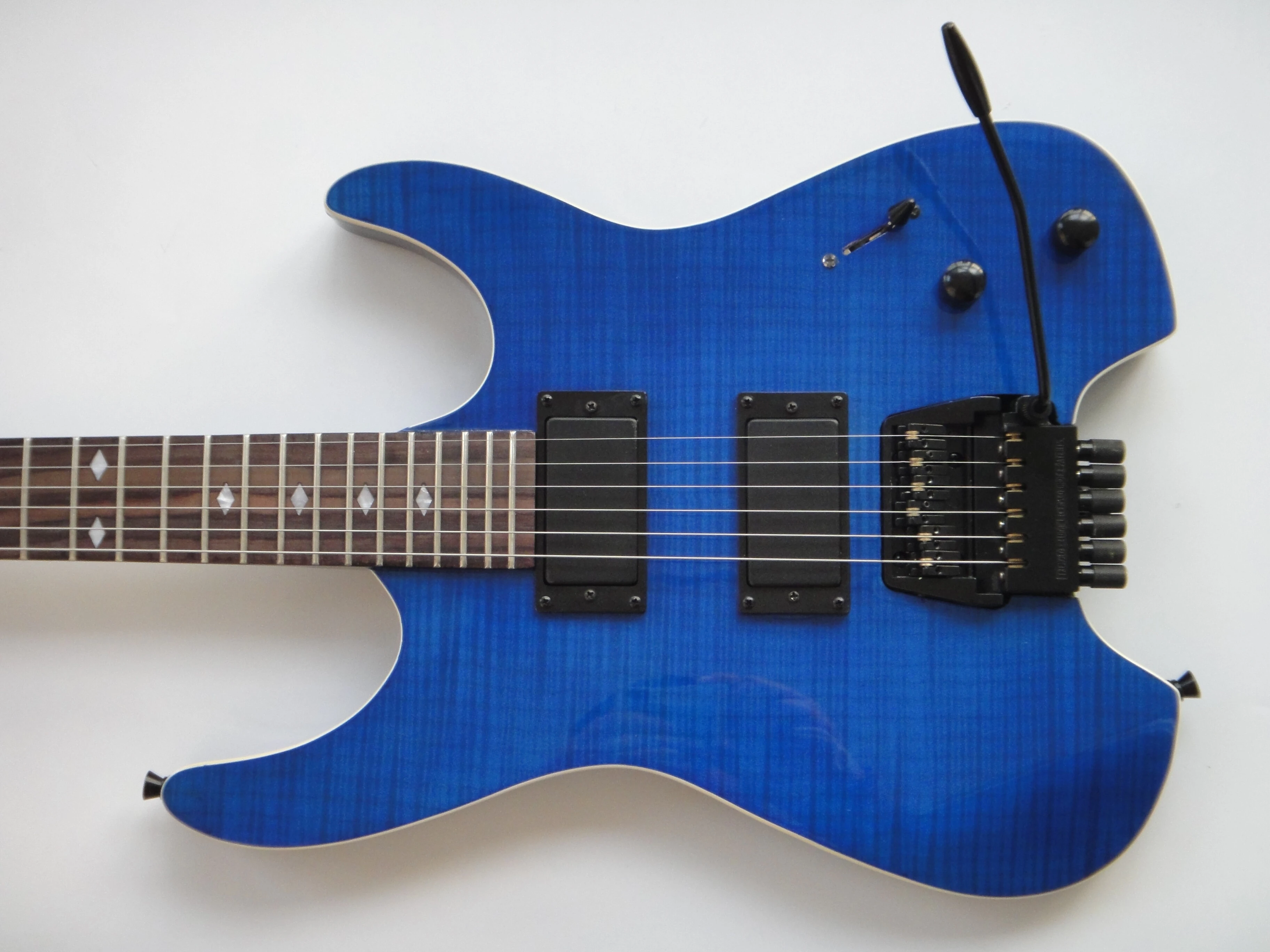 Afanti Customized Hh Double Locking Tremolo Flamed Blue Headless Electric Guitar