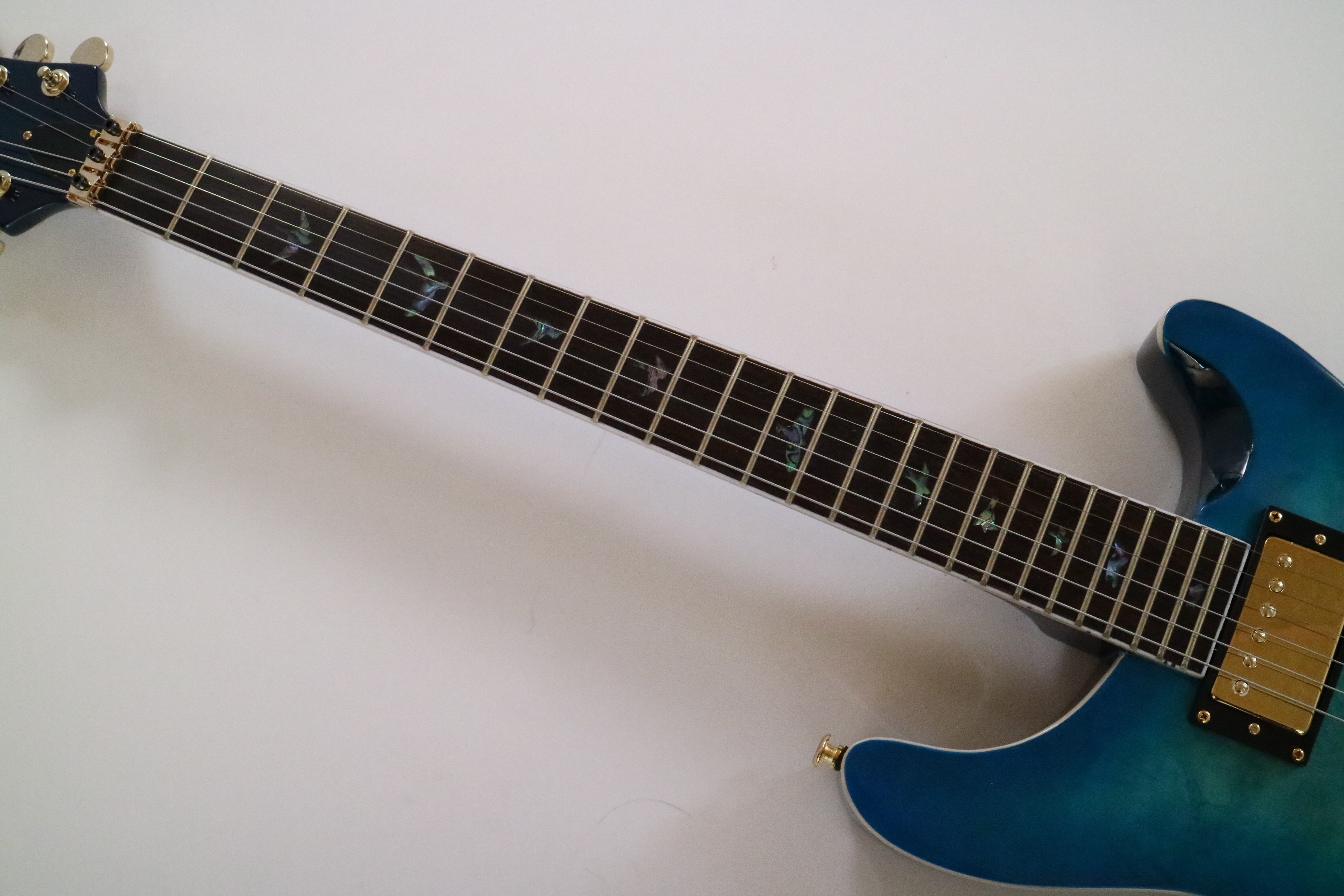 Afanti Mahogany Body with Quilted Maple Veneer Pr Style Electric Guitar