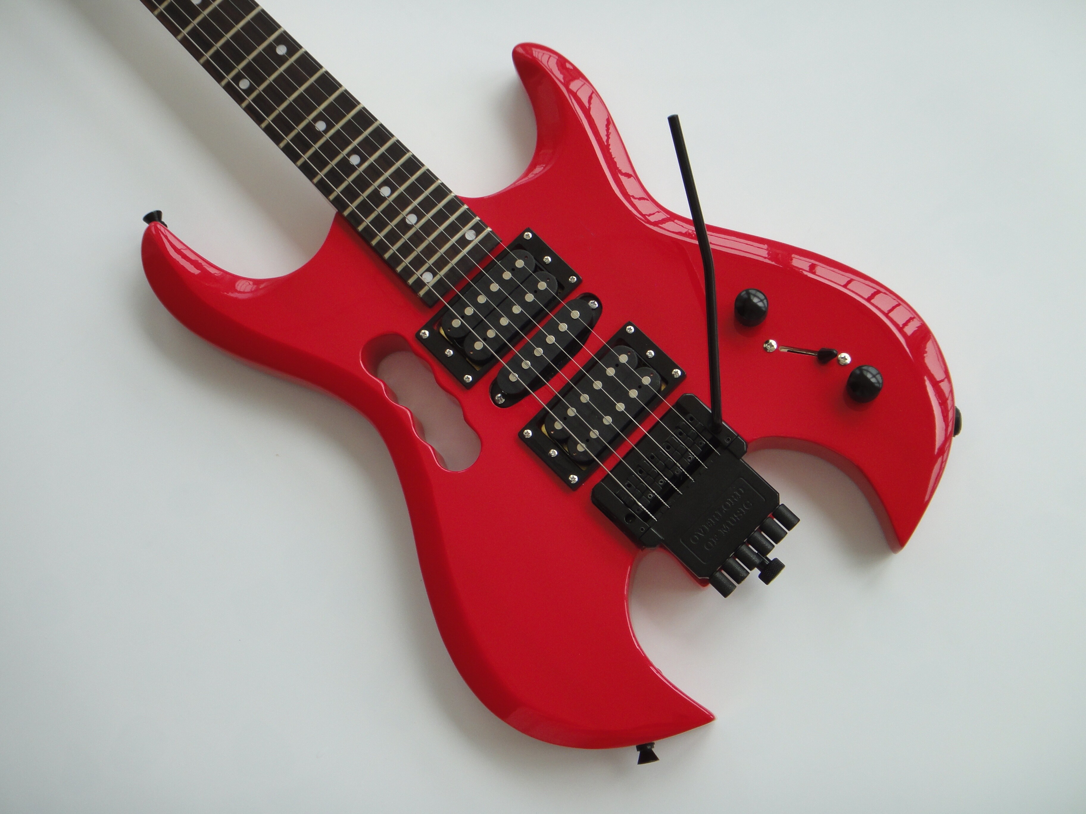 Afanti Customized Headless Hsh Double Locking 6 String Red Color Electric Guitar