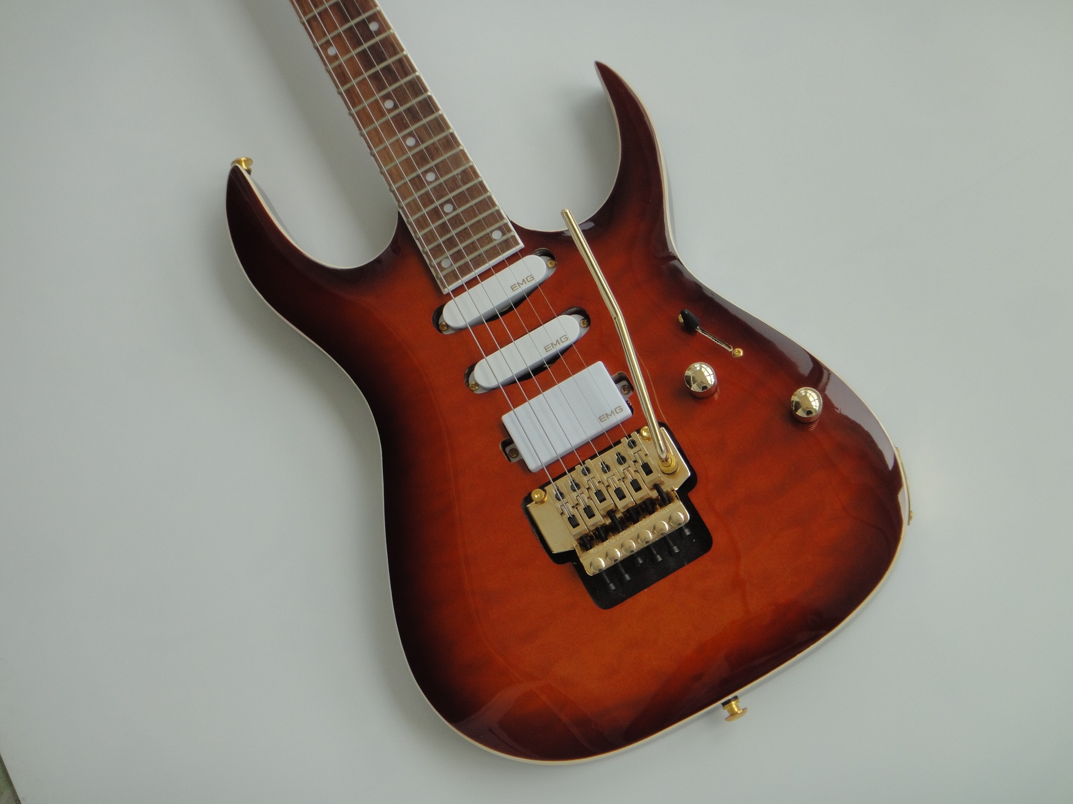 Afanti Mahogany Body with Brown Quilted Maple Veneer Electric Guitar