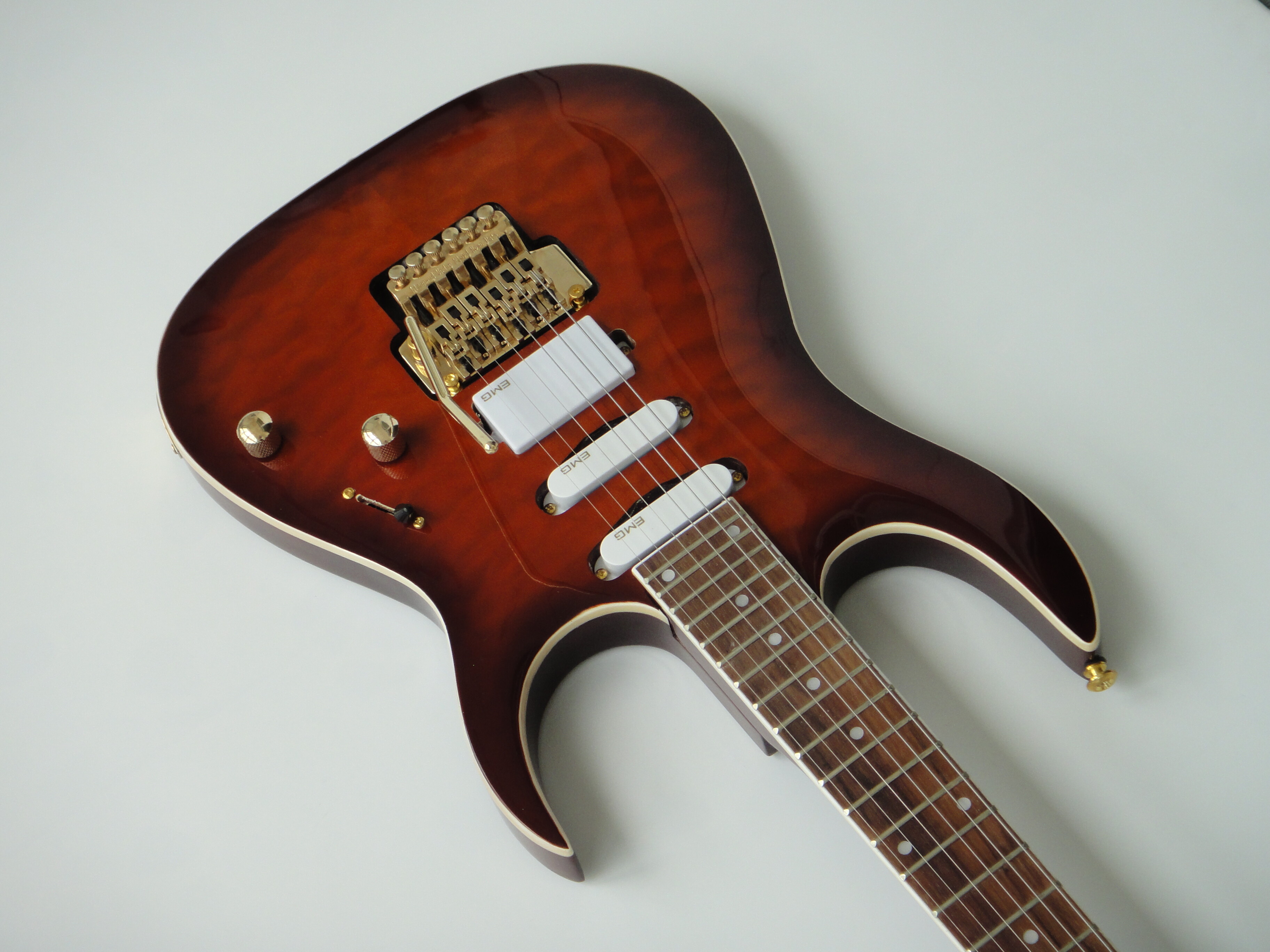 Afanti Mahogany Body with Brown Quilted Maple Veneer Electric Guitar