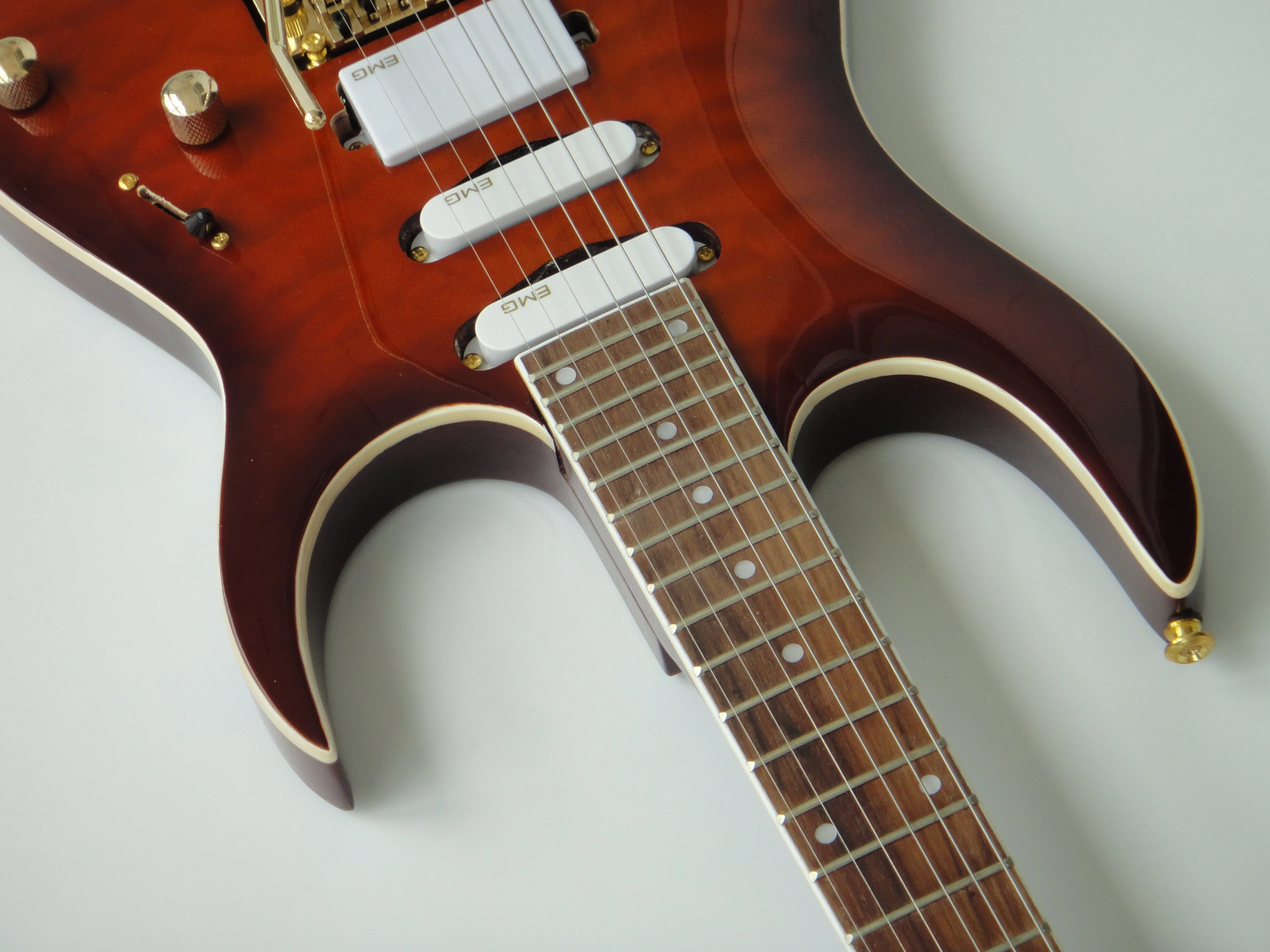 Afanti Mahogany Body with Brown Quilted Maple Veneer Electric Guitar