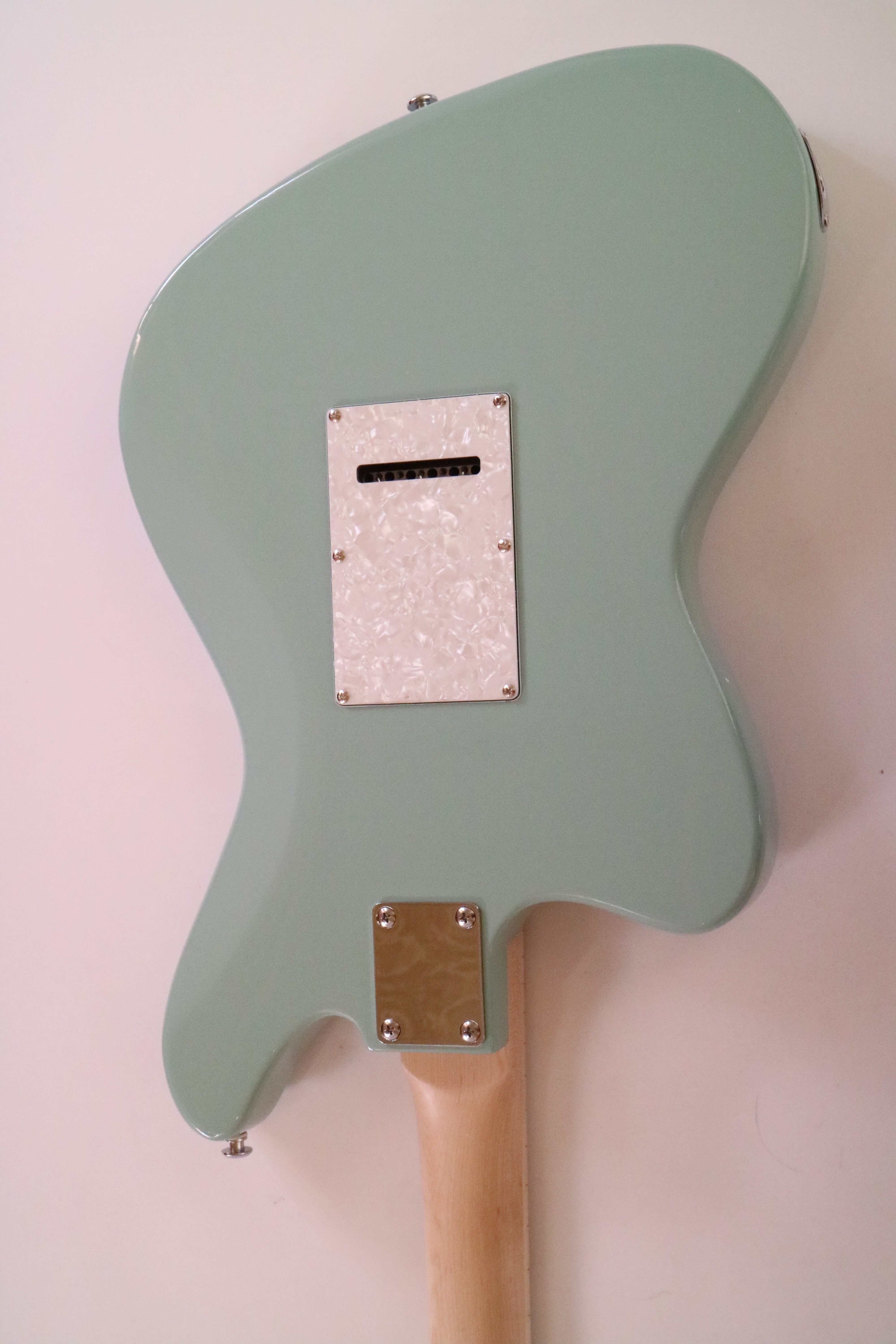 Afanti Customized SSS Pickup Tremolo Bridge Maple Fingerboard Green Electric Guitar