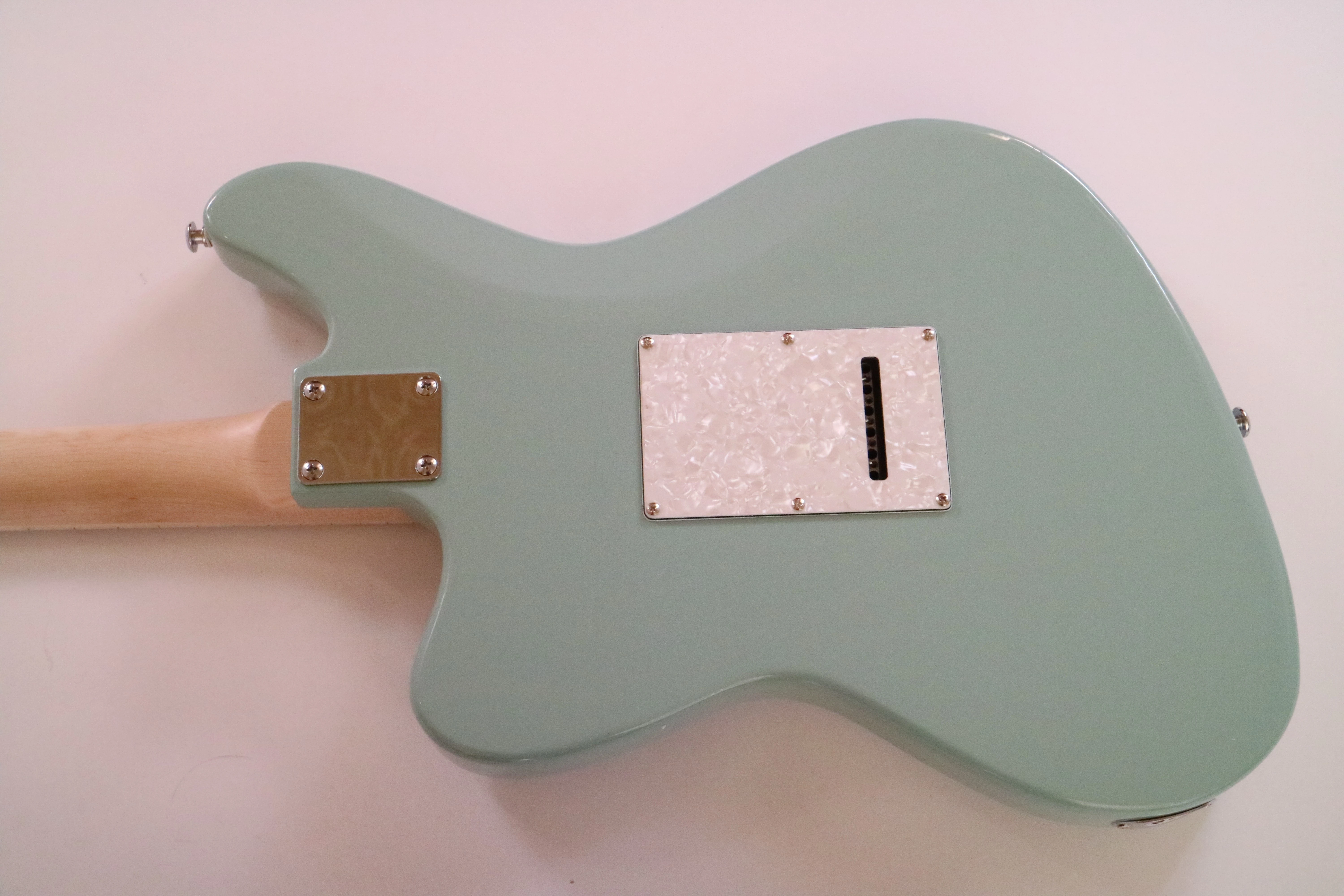 Afanti Customized SSS Pickup Tremolo Bridge Maple Fingerboard Green Electric Guitar