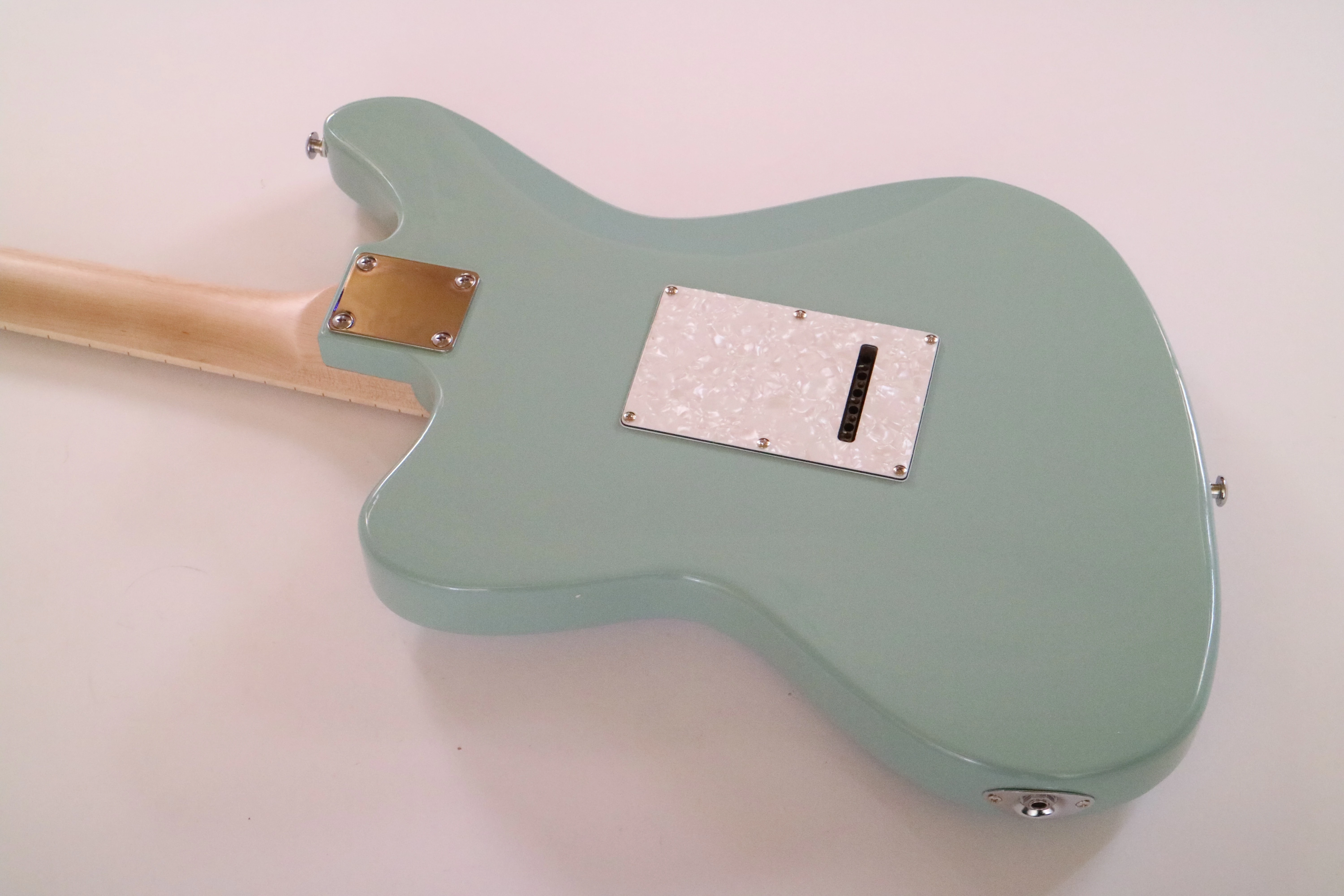 Afanti Customized SSS Pickup Tremolo Bridge Maple Fingerboard Green Electric Guitar