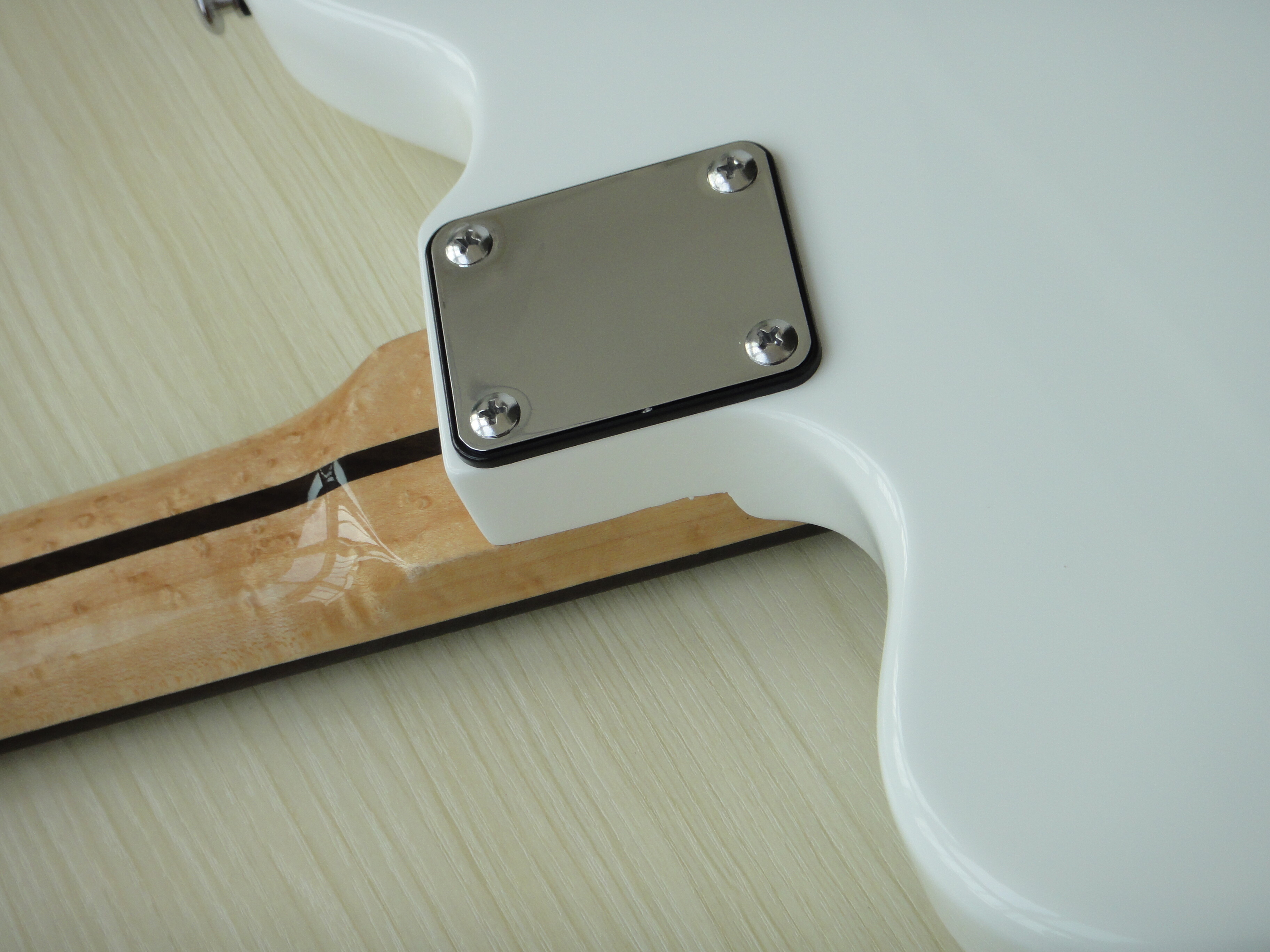 Afanti Customized Birds Eye Maple Neck P90 Pickup Right Handed Electric Guitar