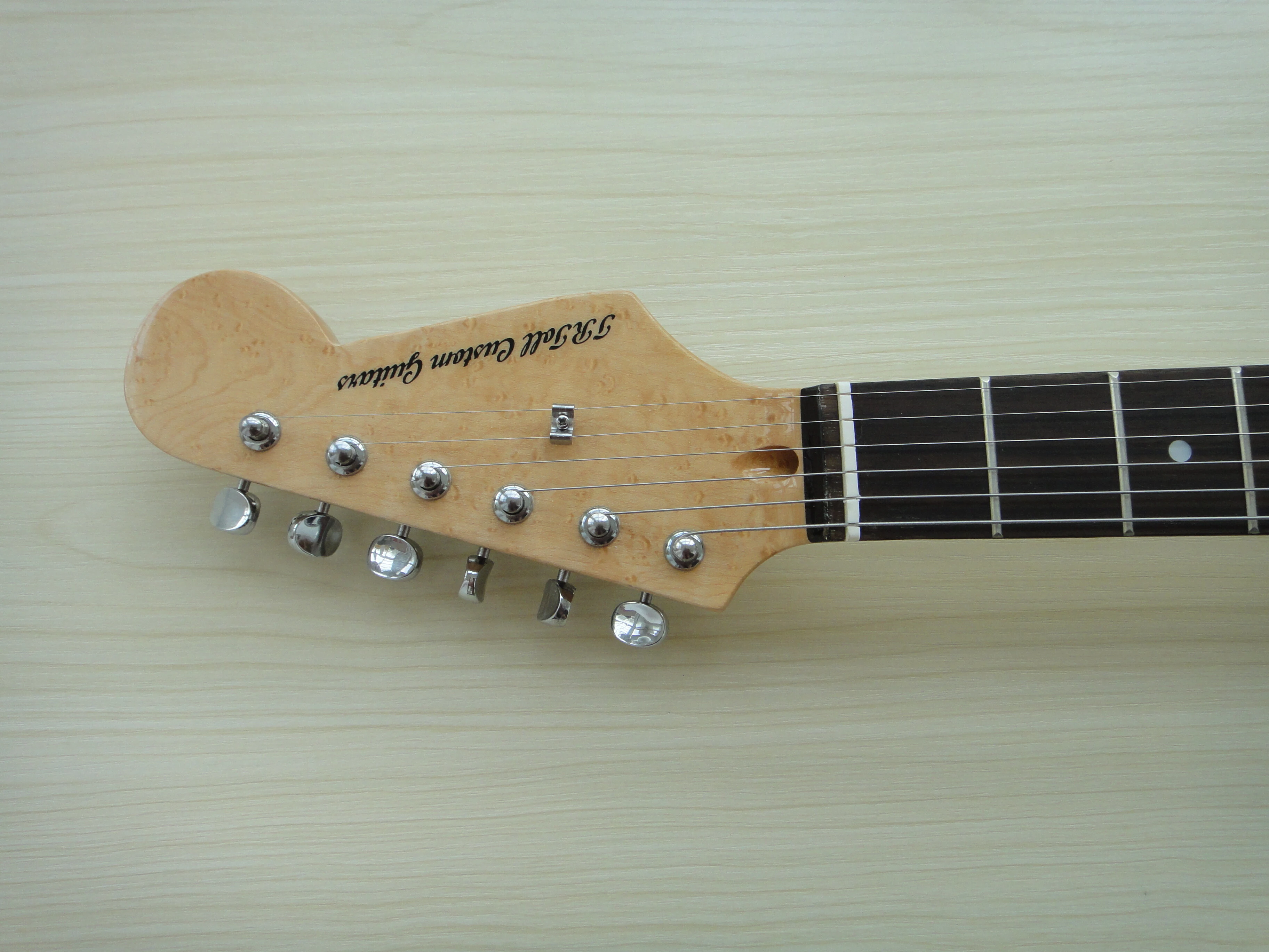 Afanti Customized Birds Eye Maple Neck P90 Pickup Right Handed Electric Guitar