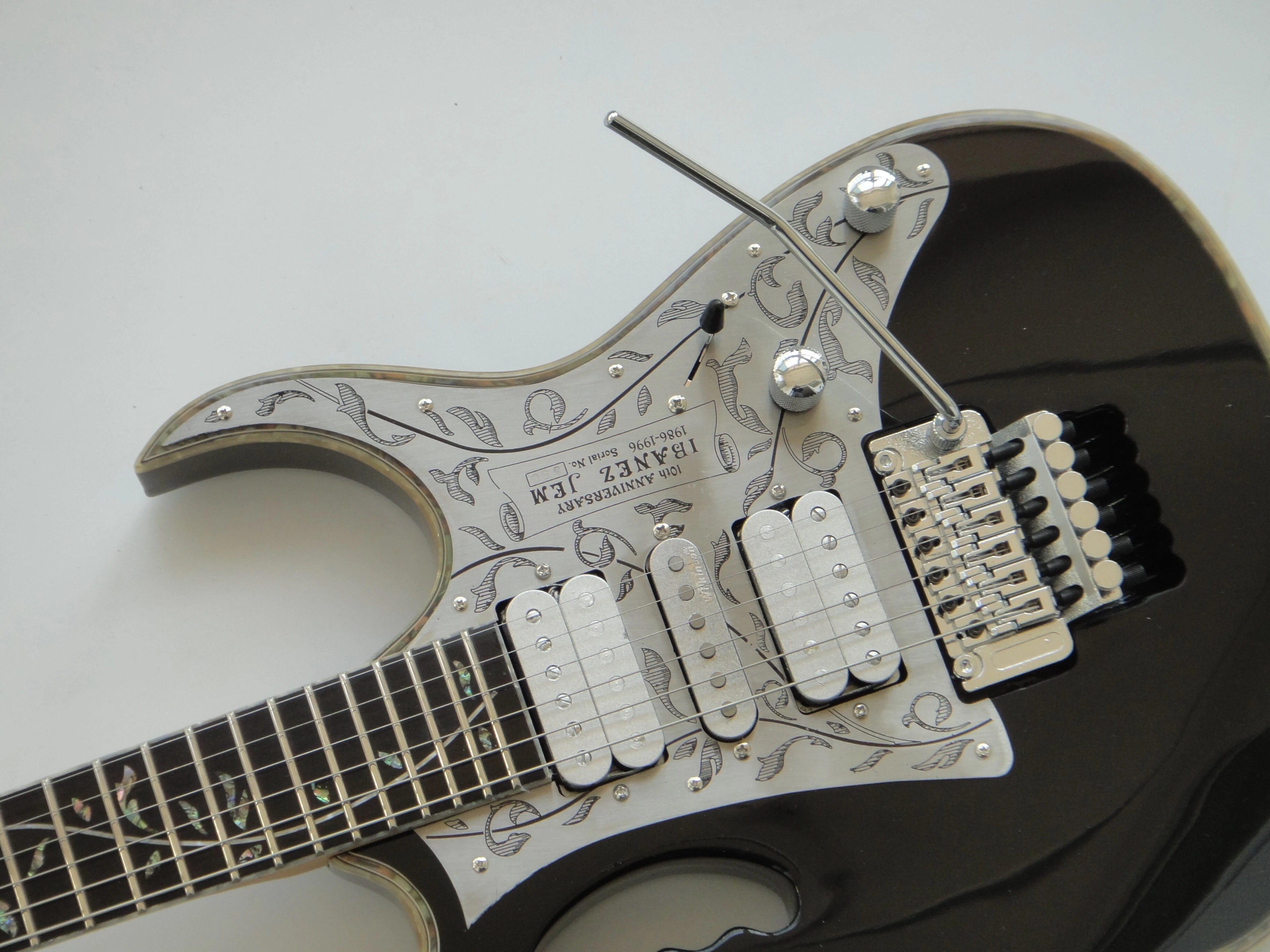 Afanti customized Basswood Body Electric Guitar