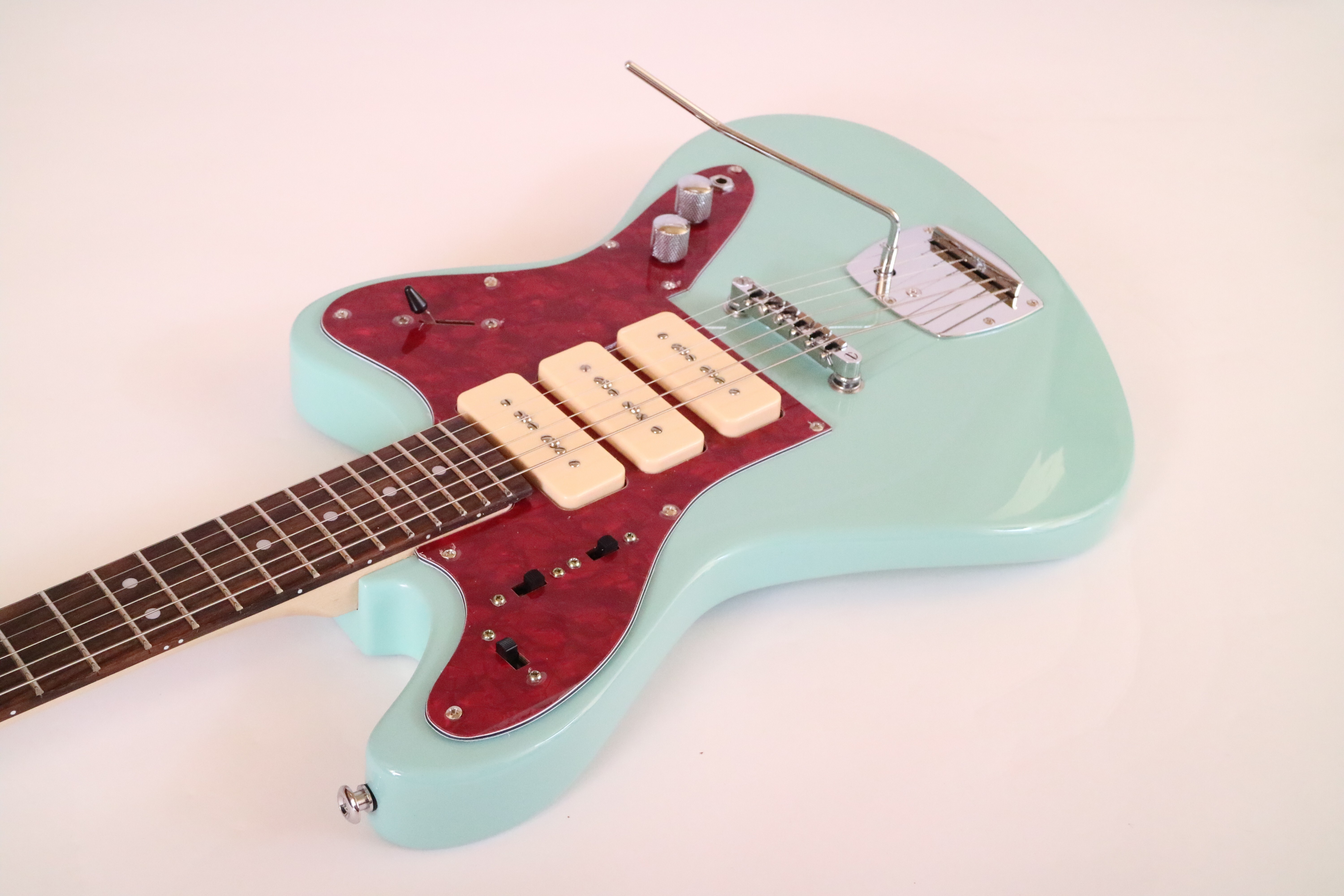 Afanti Customized Basswood Body Maple Neck 6 String Electric Guitar