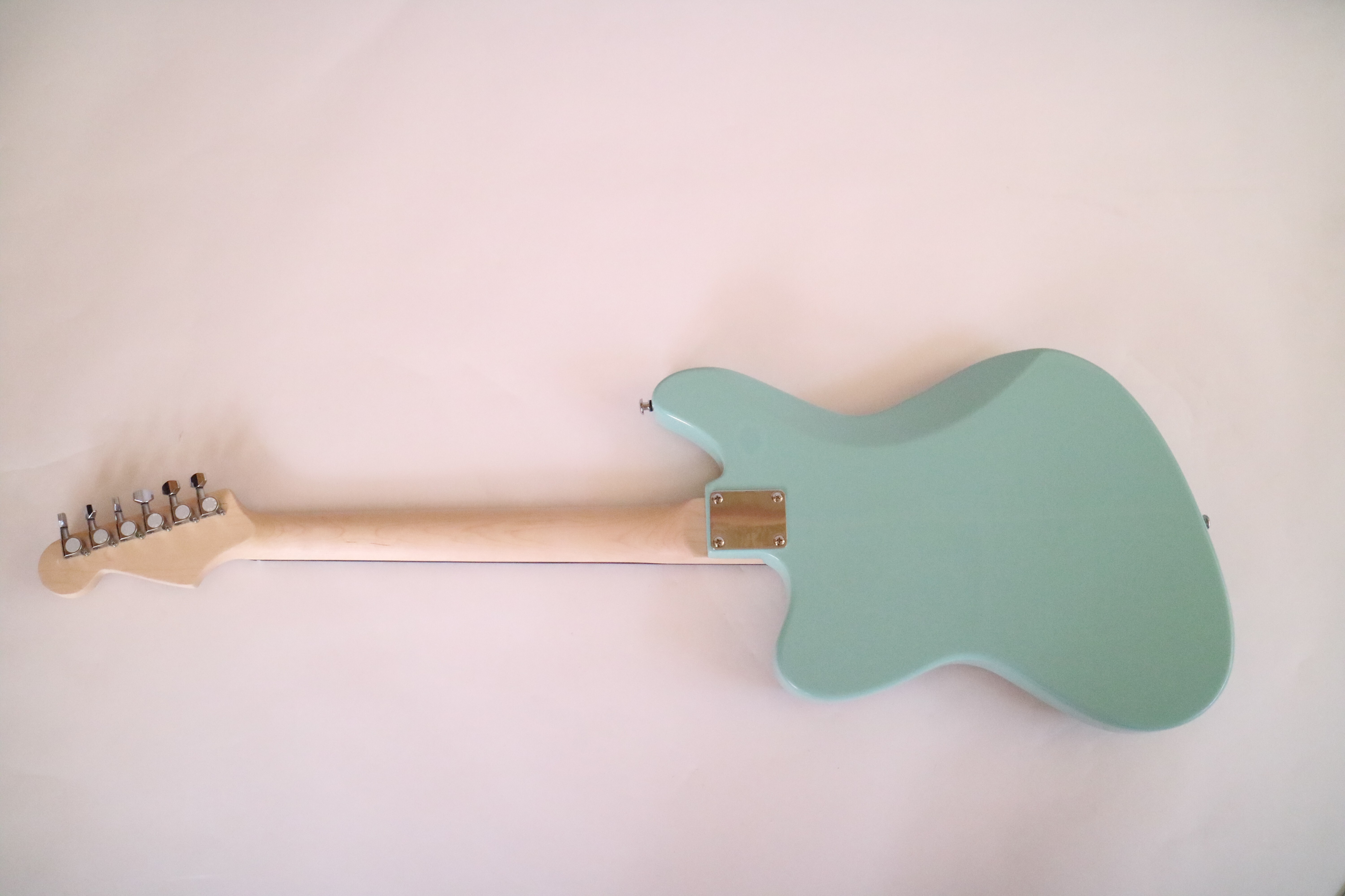 Afanti Customized Basswood Body Maple Neck 6 String Electric Guitar