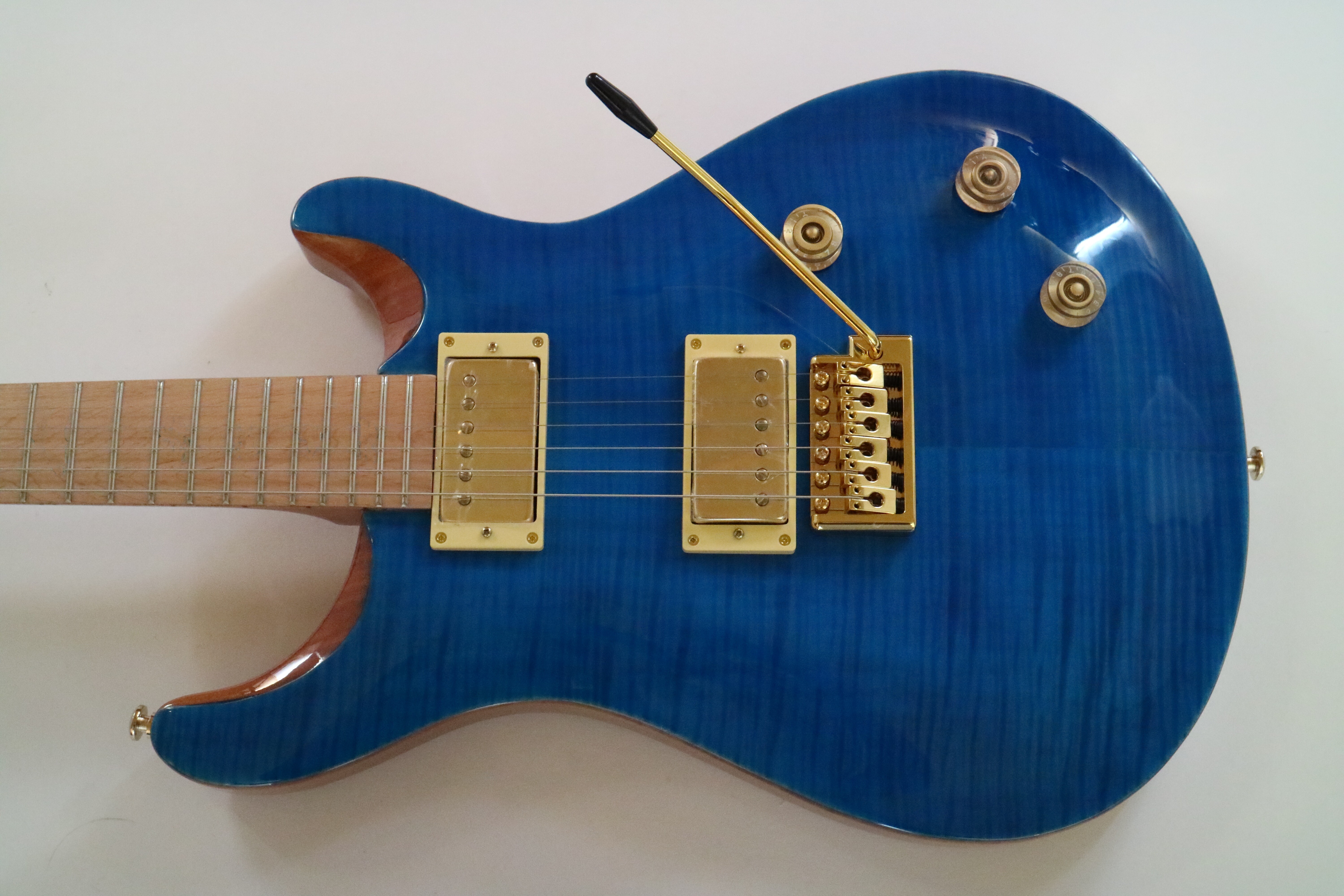 Afanti 22 Frets Mahogany with Flamed Maple Veneer Body Electric Guitar