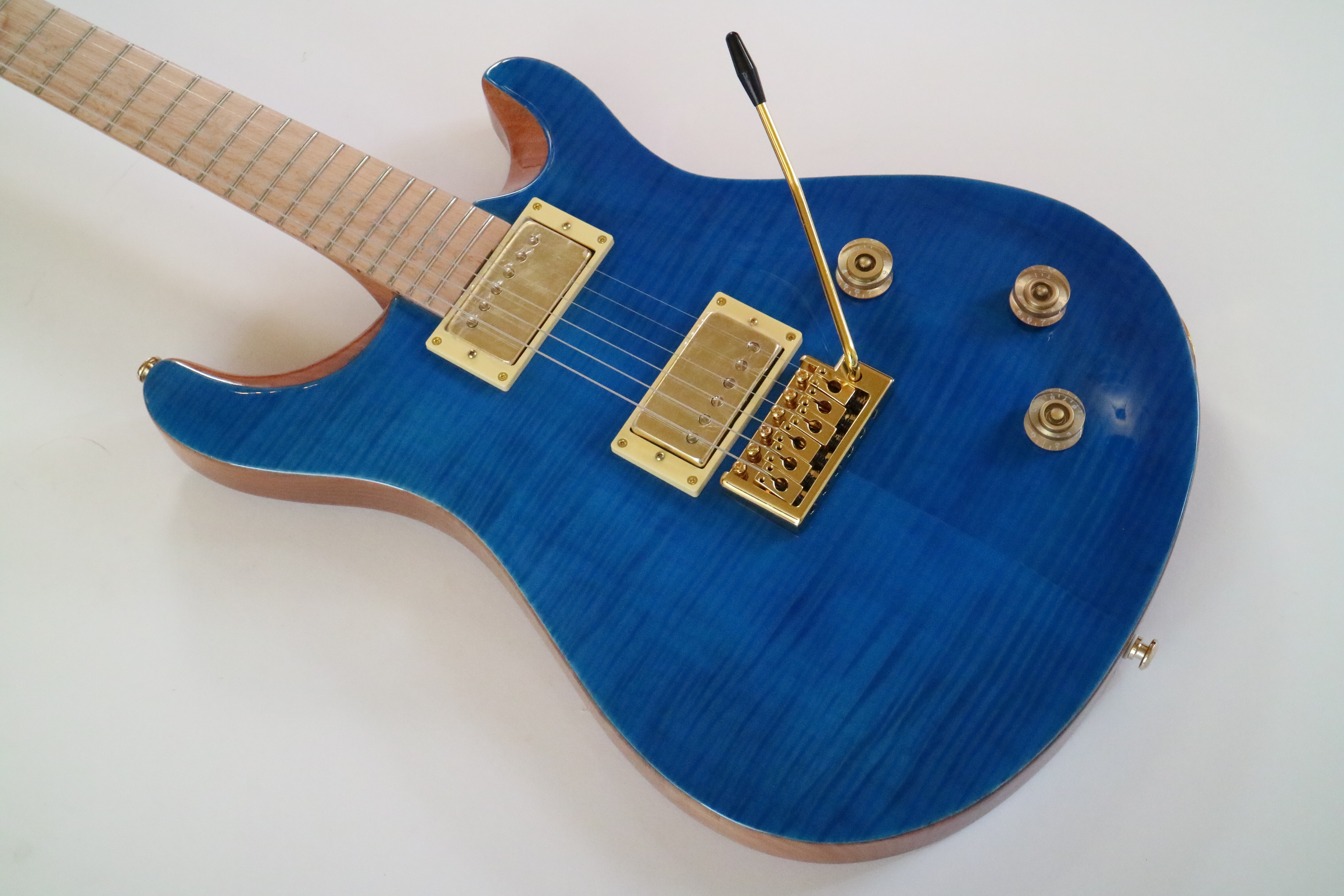 Afanti 22 Frets Mahogany with Flamed Maple Veneer Body Electric Guitar