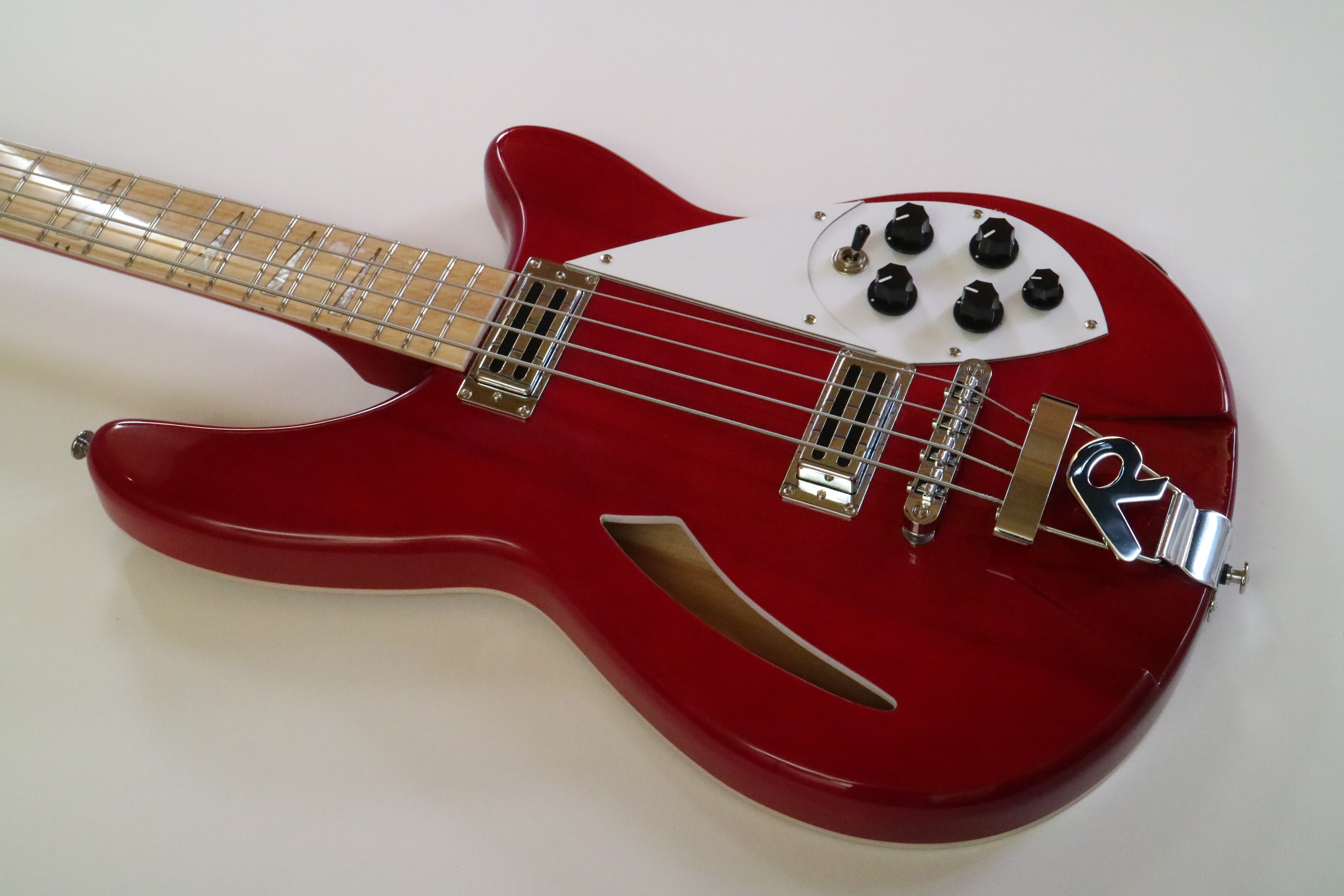 Afanti Set In Mahogany Body 4 Strings Electric Bass Guitar