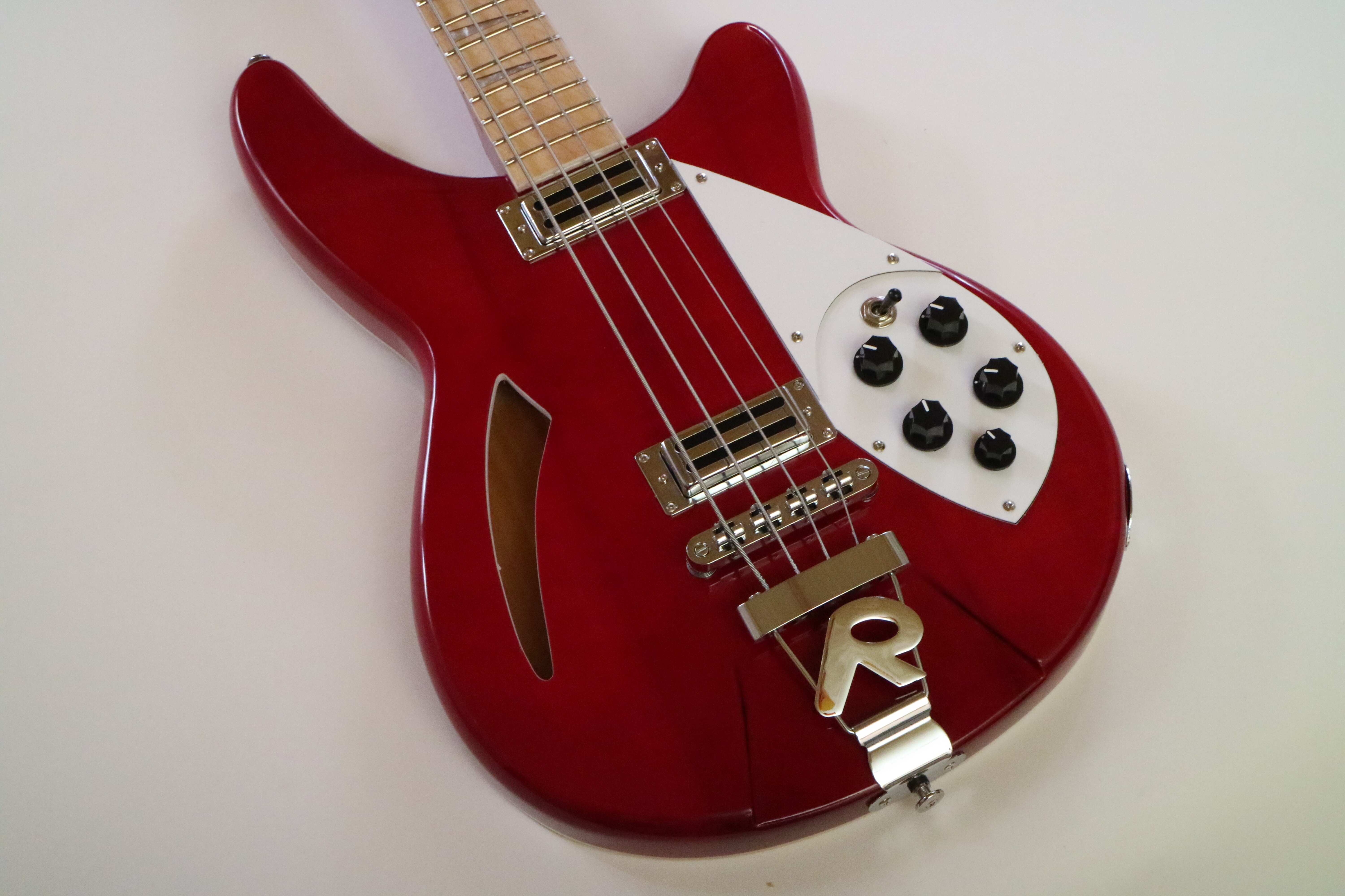 Afanti Set In Mahogany Body 4 Strings Electric Bass Guitar