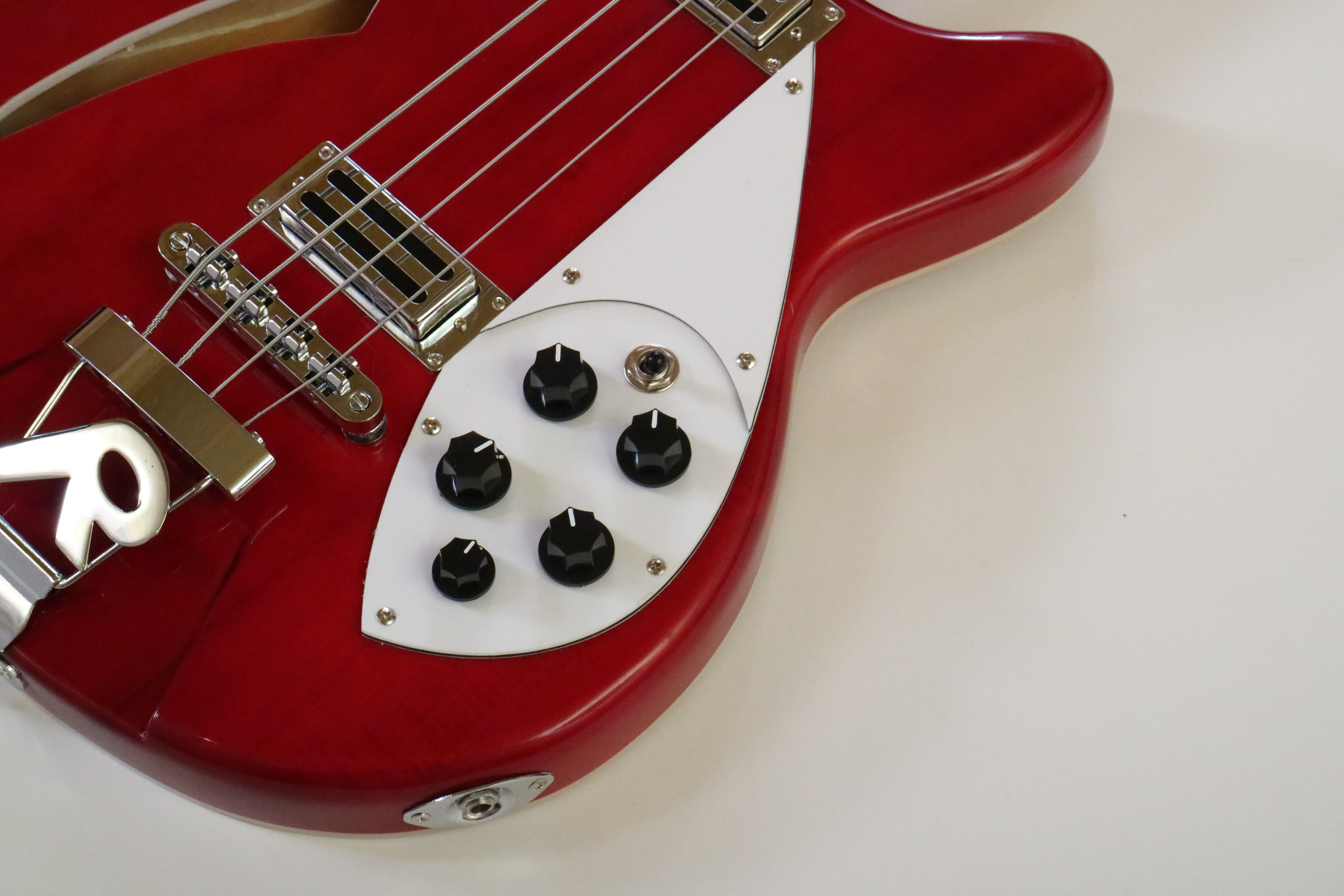 Afanti Set In Mahogany Body 4 Strings Electric Bass Guitar