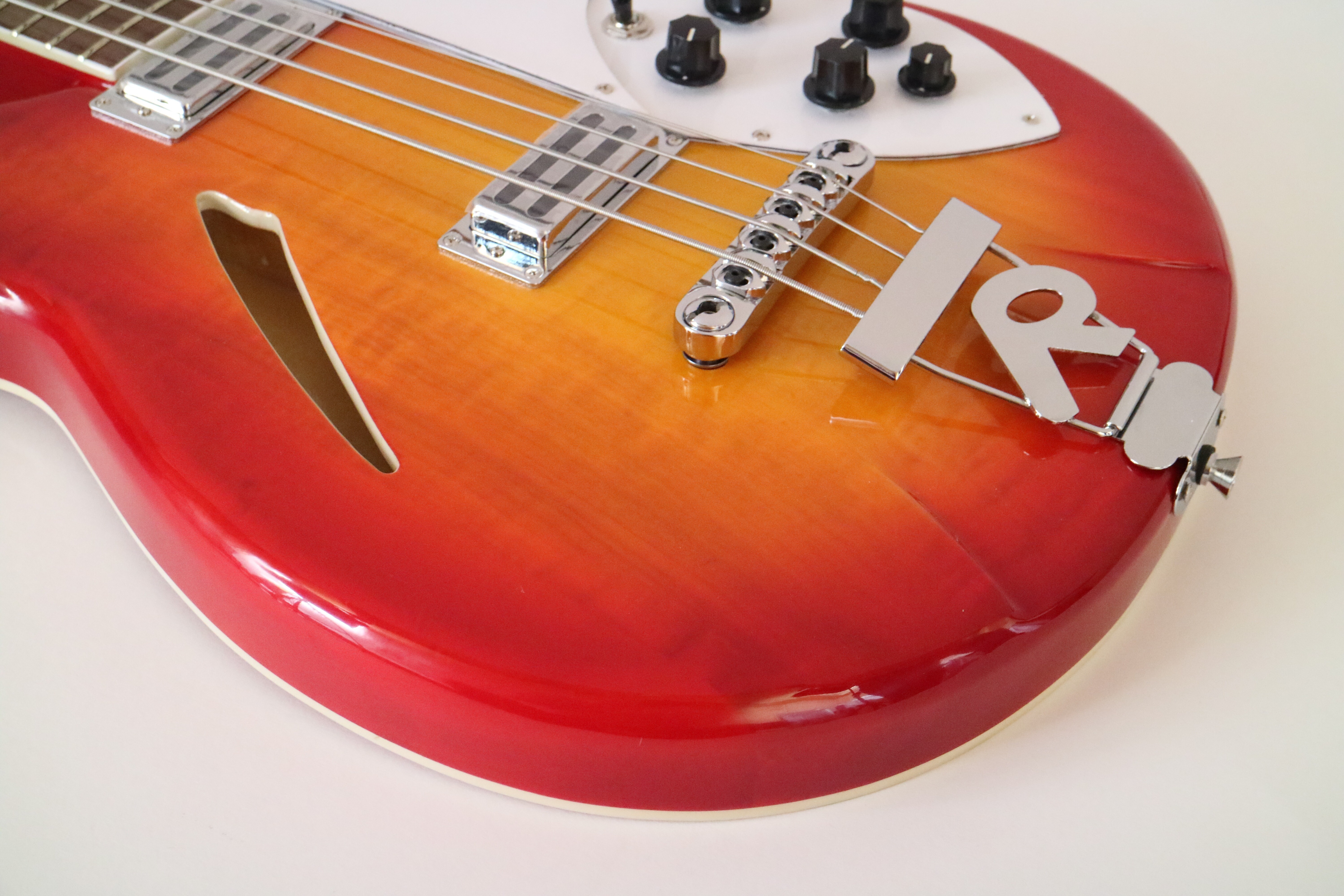 Afanti Mahogany Body Rosewood Fingerboard Elecrtic Bass Guitar