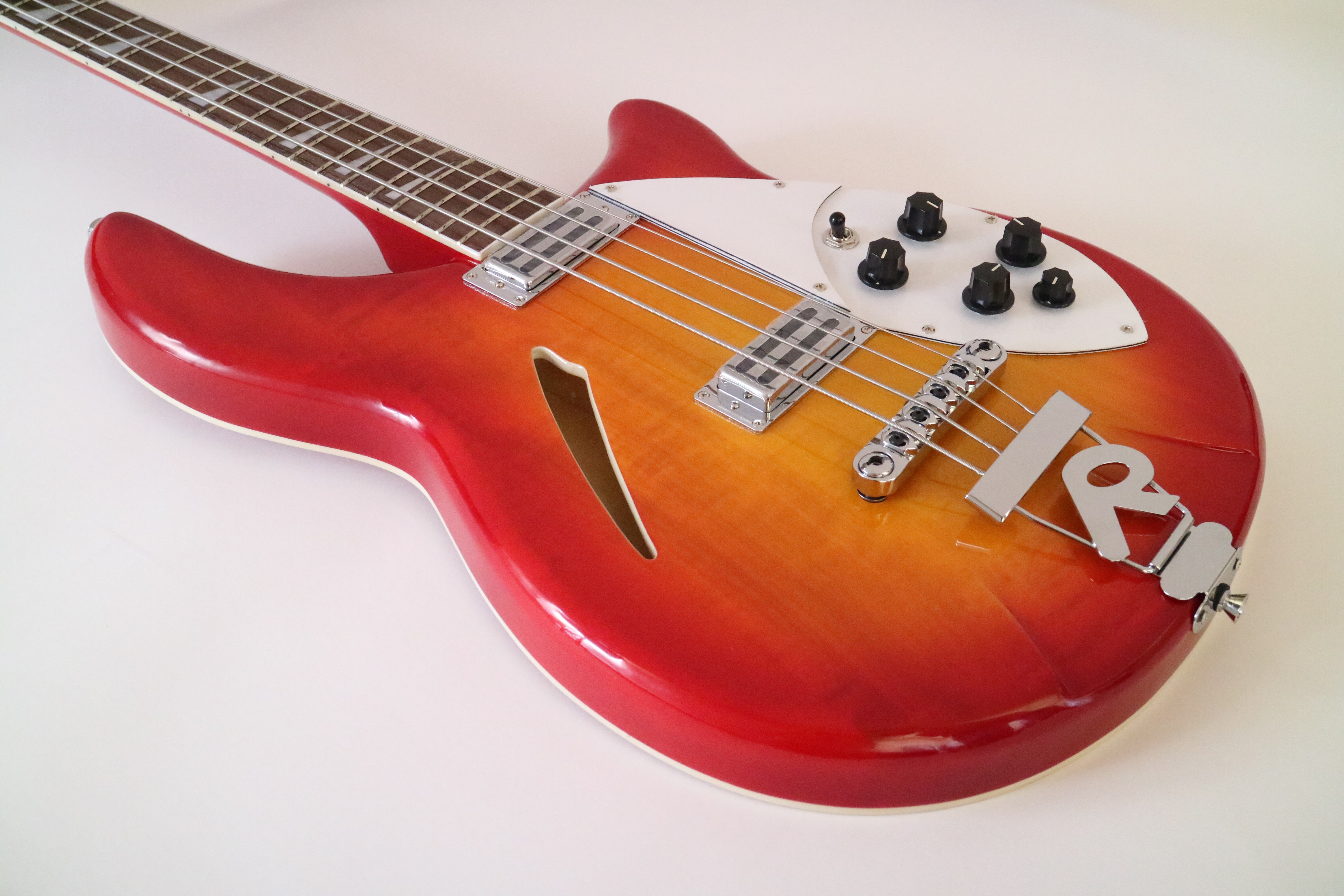 Afanti Mahogany Body Rosewood Fingerboard Elecrtic Bass Guitar