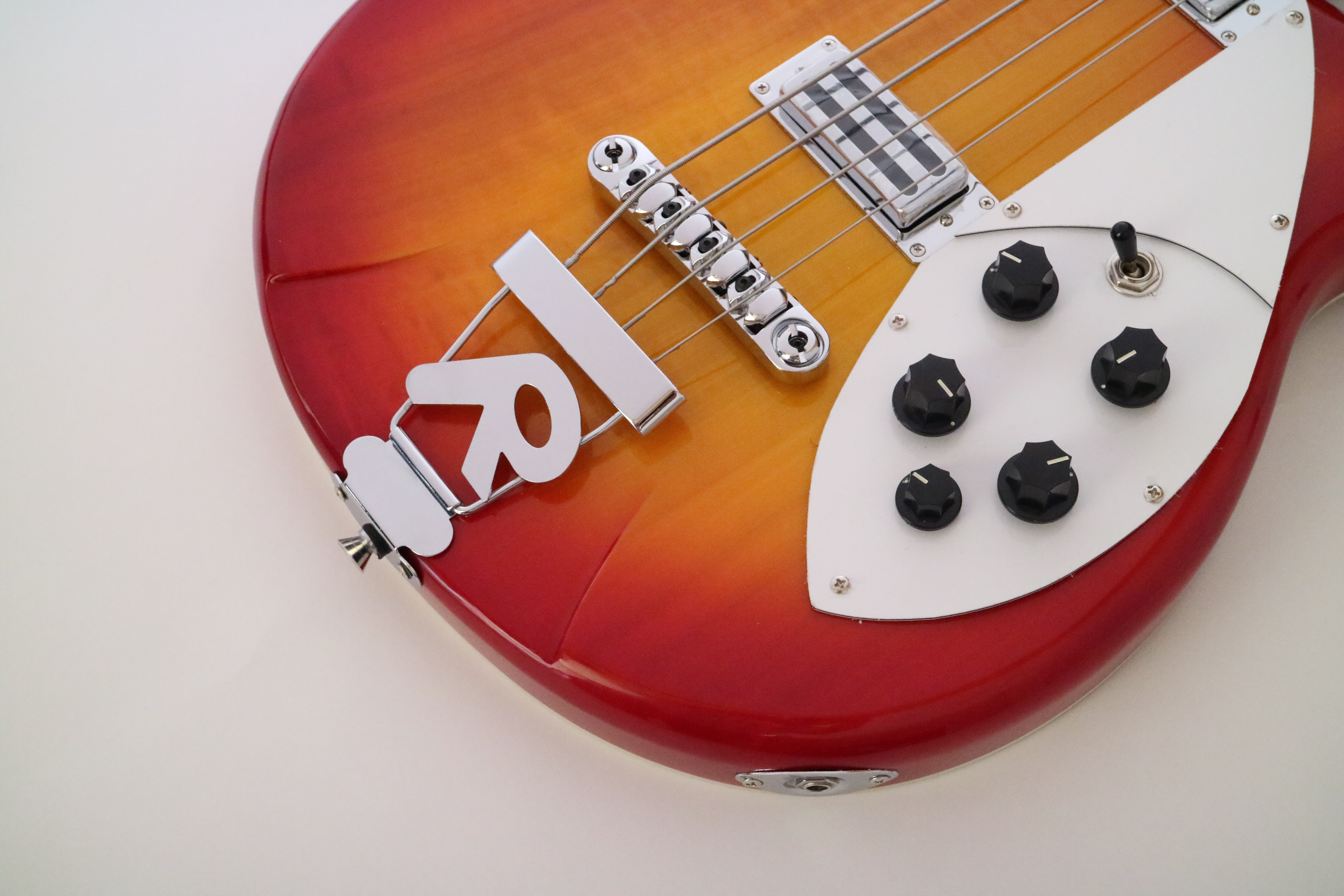 Afanti Mahogany Body Rosewood Fingerboard Elecrtic Bass Guitar