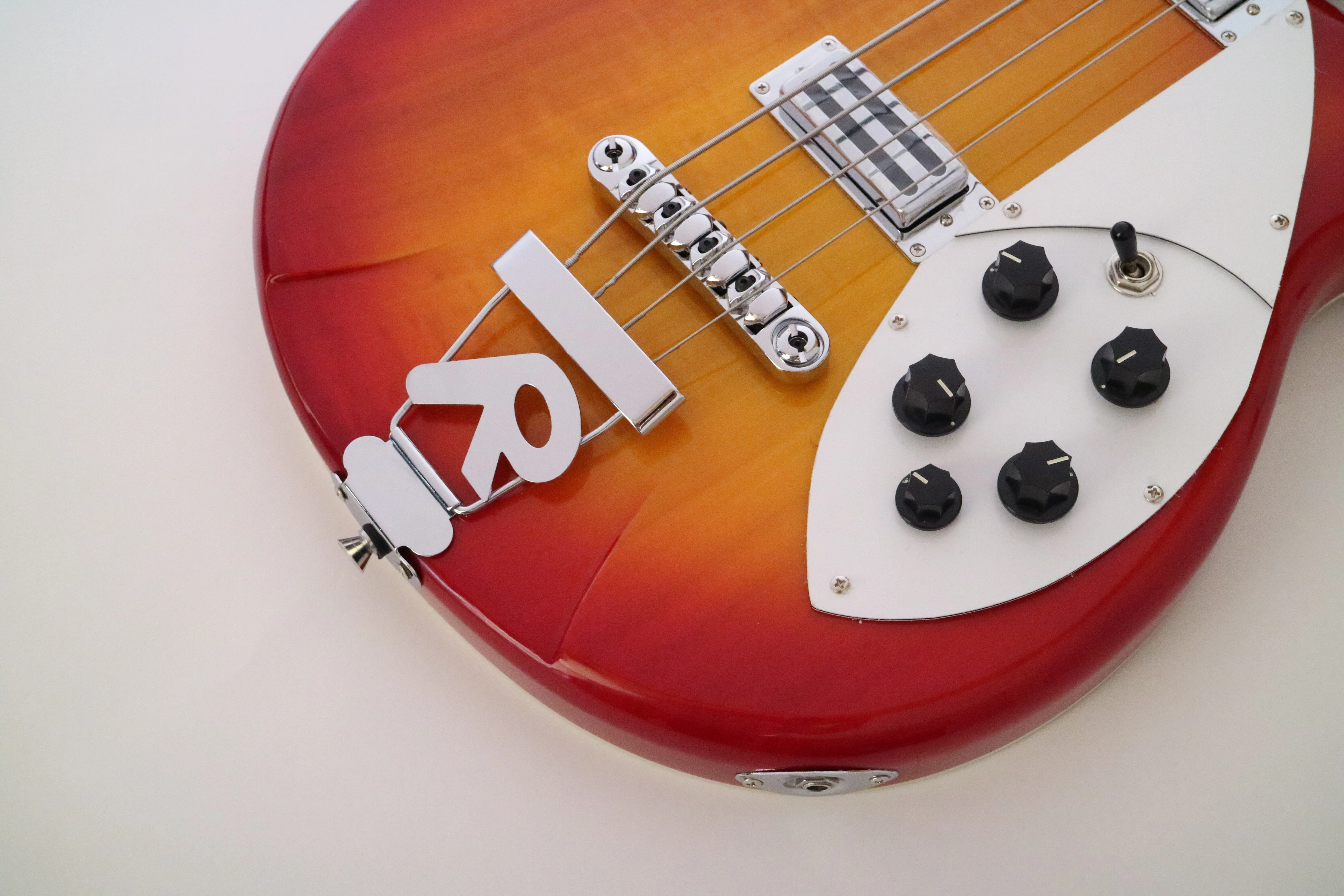Afanti Mahogany Body Rosewood Fingerboard Elecrtic Bass Guitar
