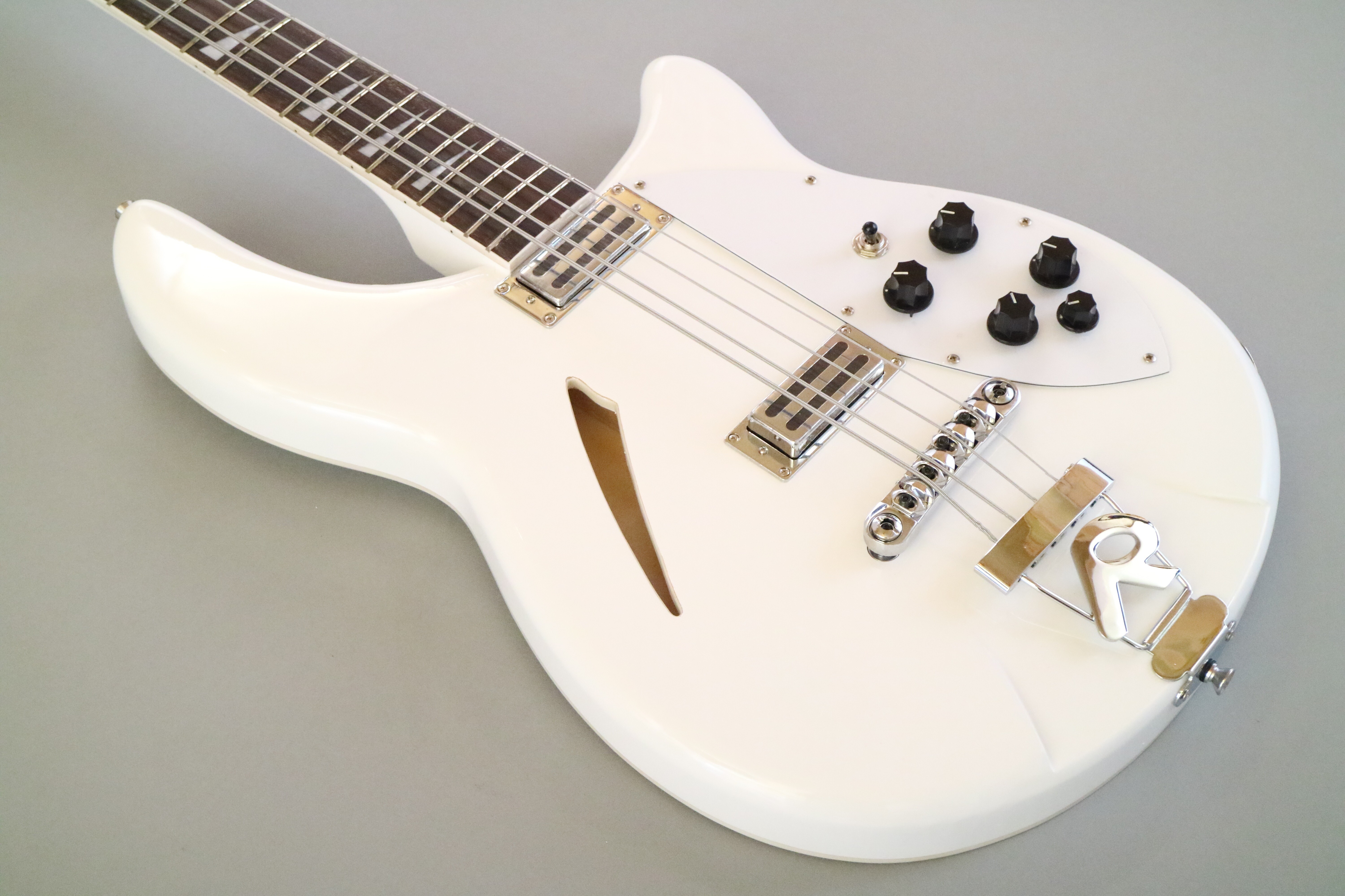 Afanti Rosewood Fingerboard 4 Strings Electric Bass Guitar