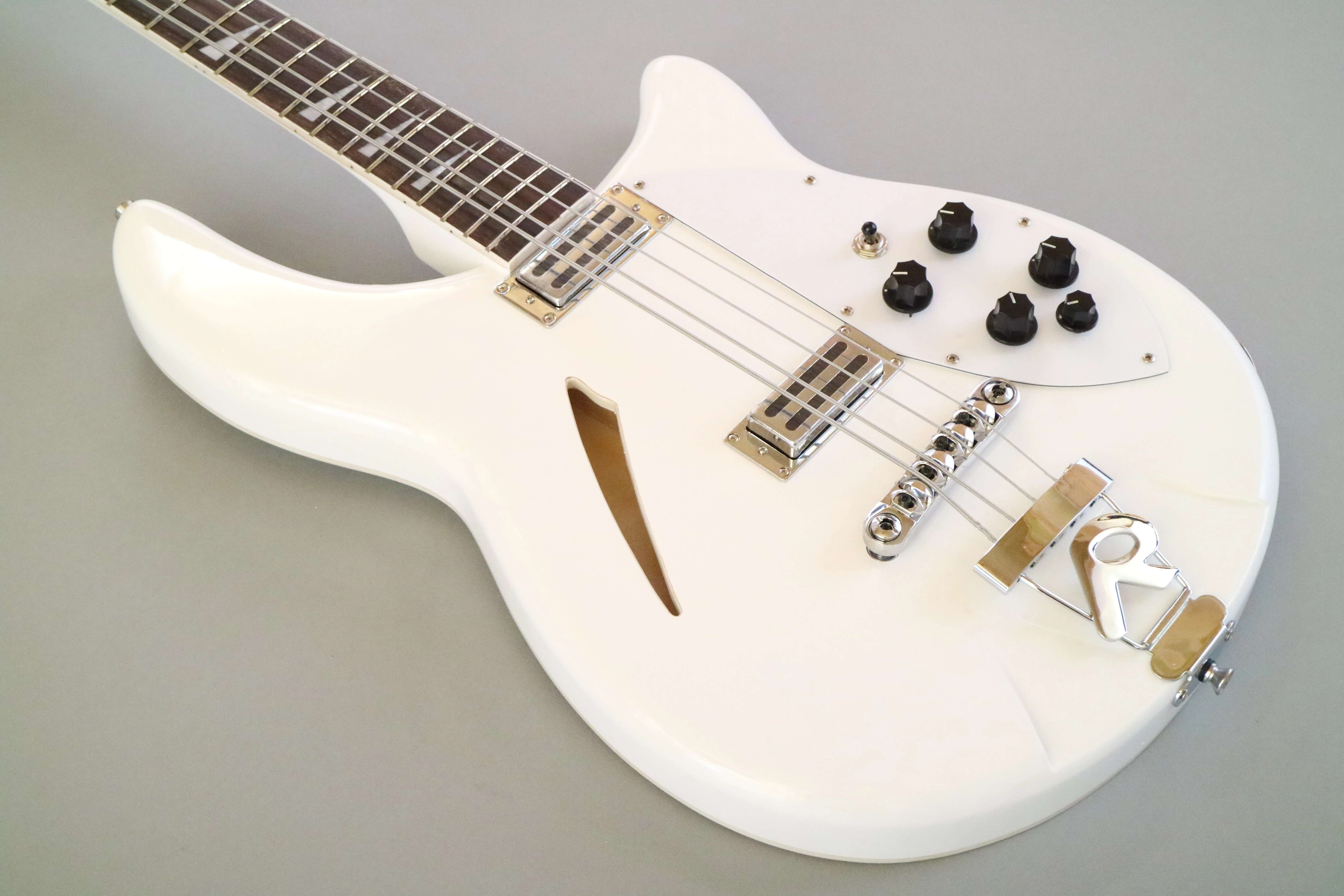 Afanti Rosewood Fingerboard 4 Strings Electric Bass Guitar