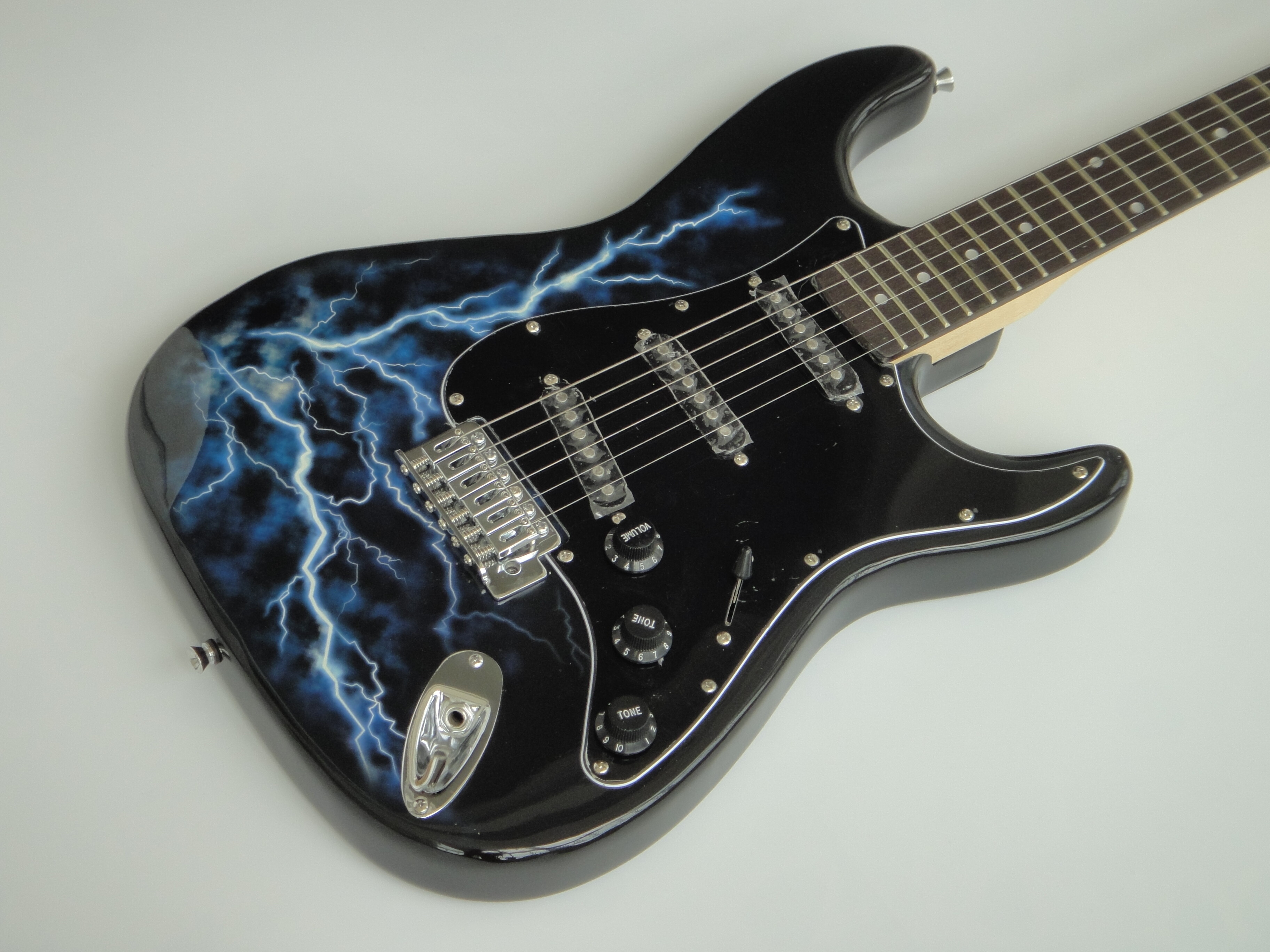 Afanti Bolt On Maple Neck SSS Pickups Electric Guitar