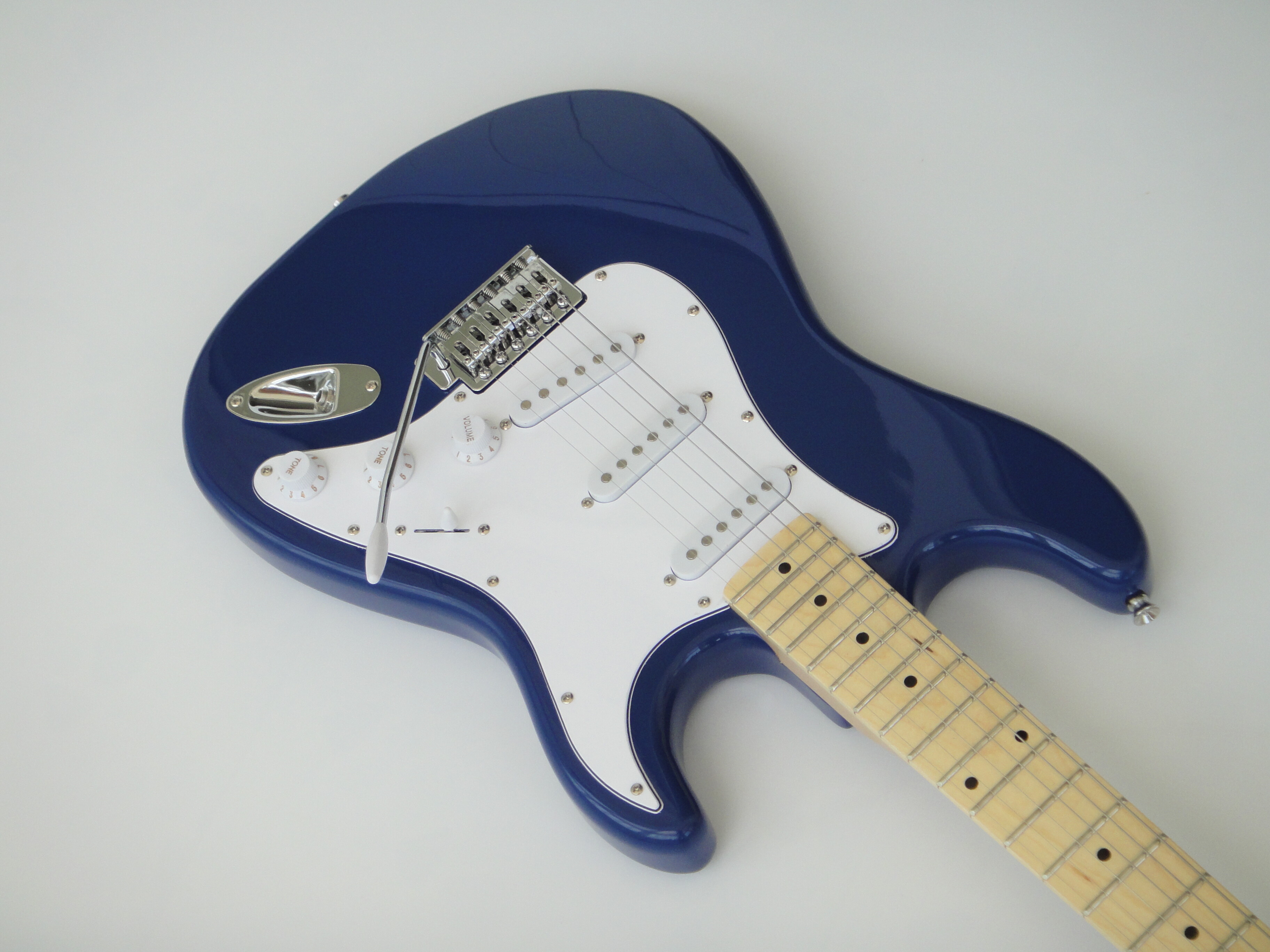 Afanti Customized 21 Frets Basswood Body Electric Guitar