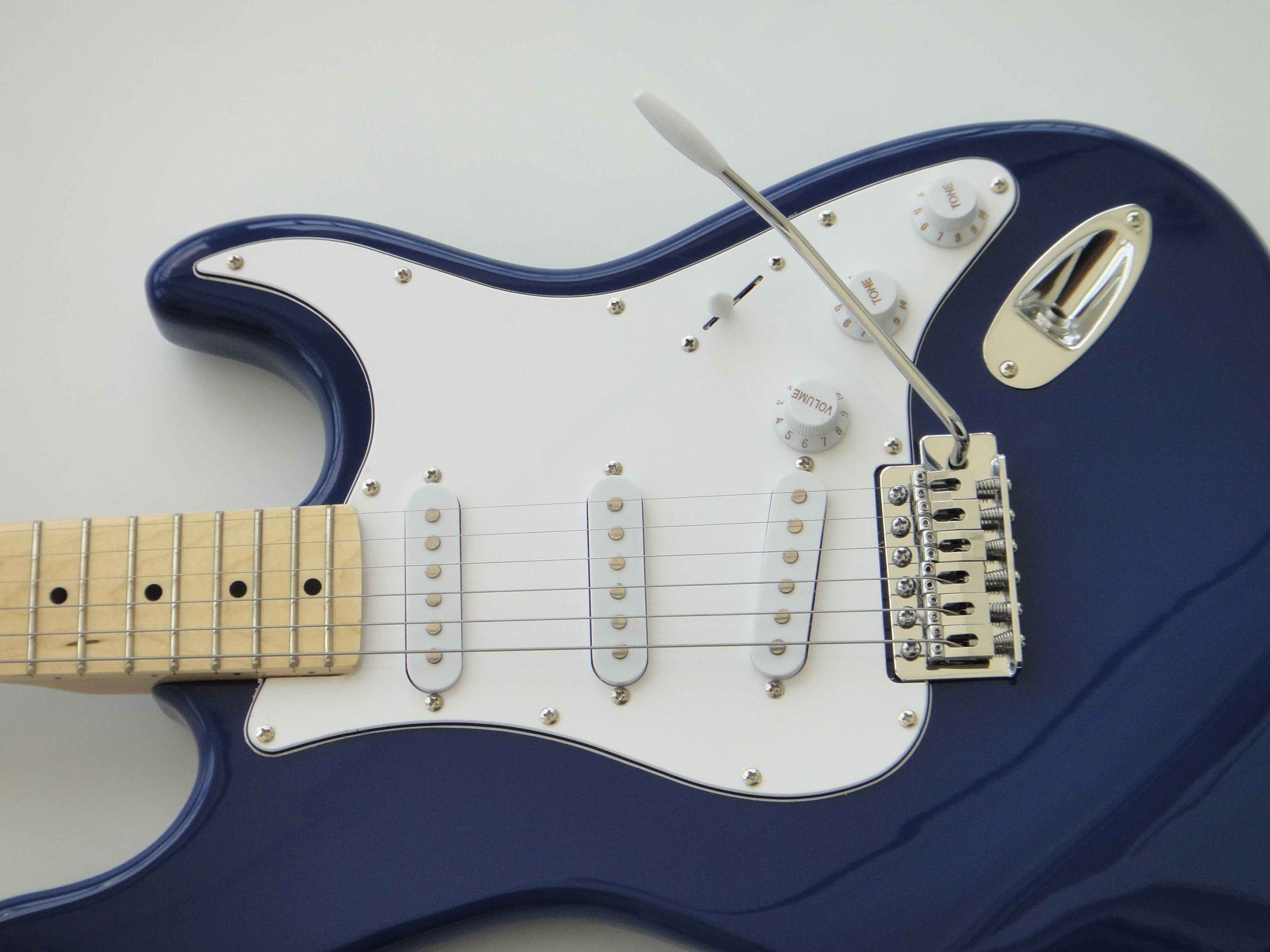 Afanti Customized 21 Frets Basswood Body Electric Guitar