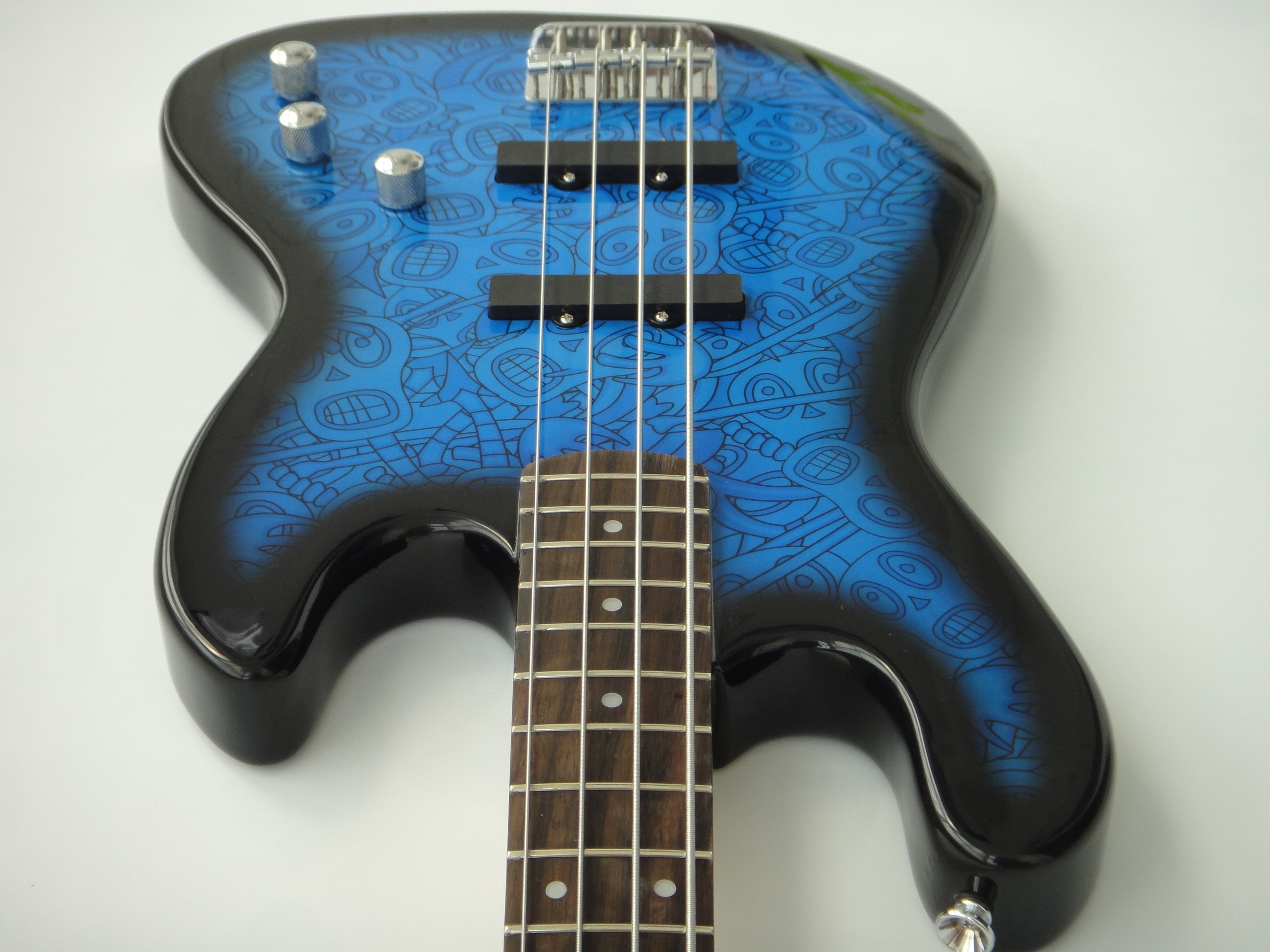 Afanti Customized Maple Neck Electric Bass Guitar