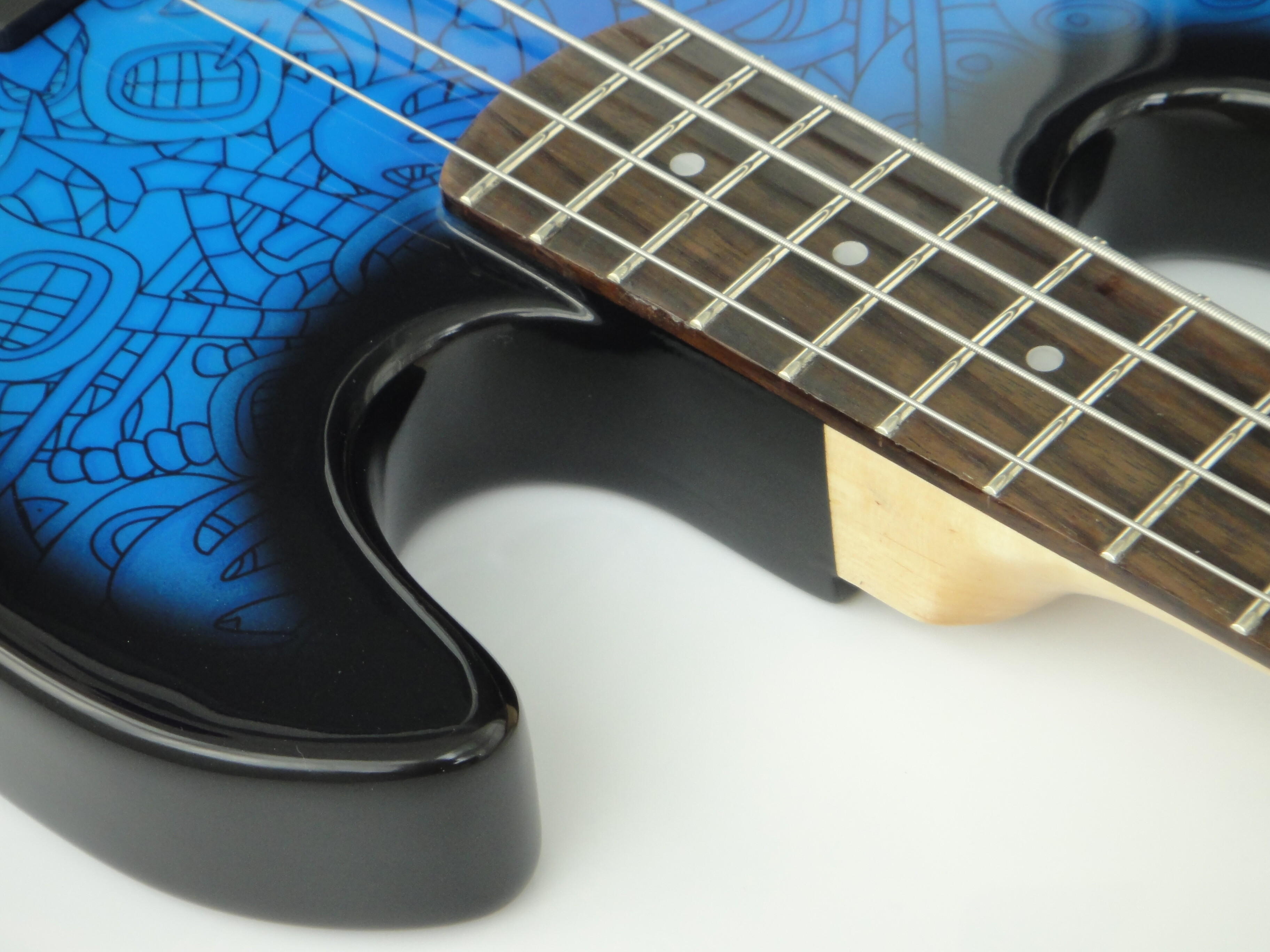 Afanti Customized Maple Neck Electric Bass Guitar