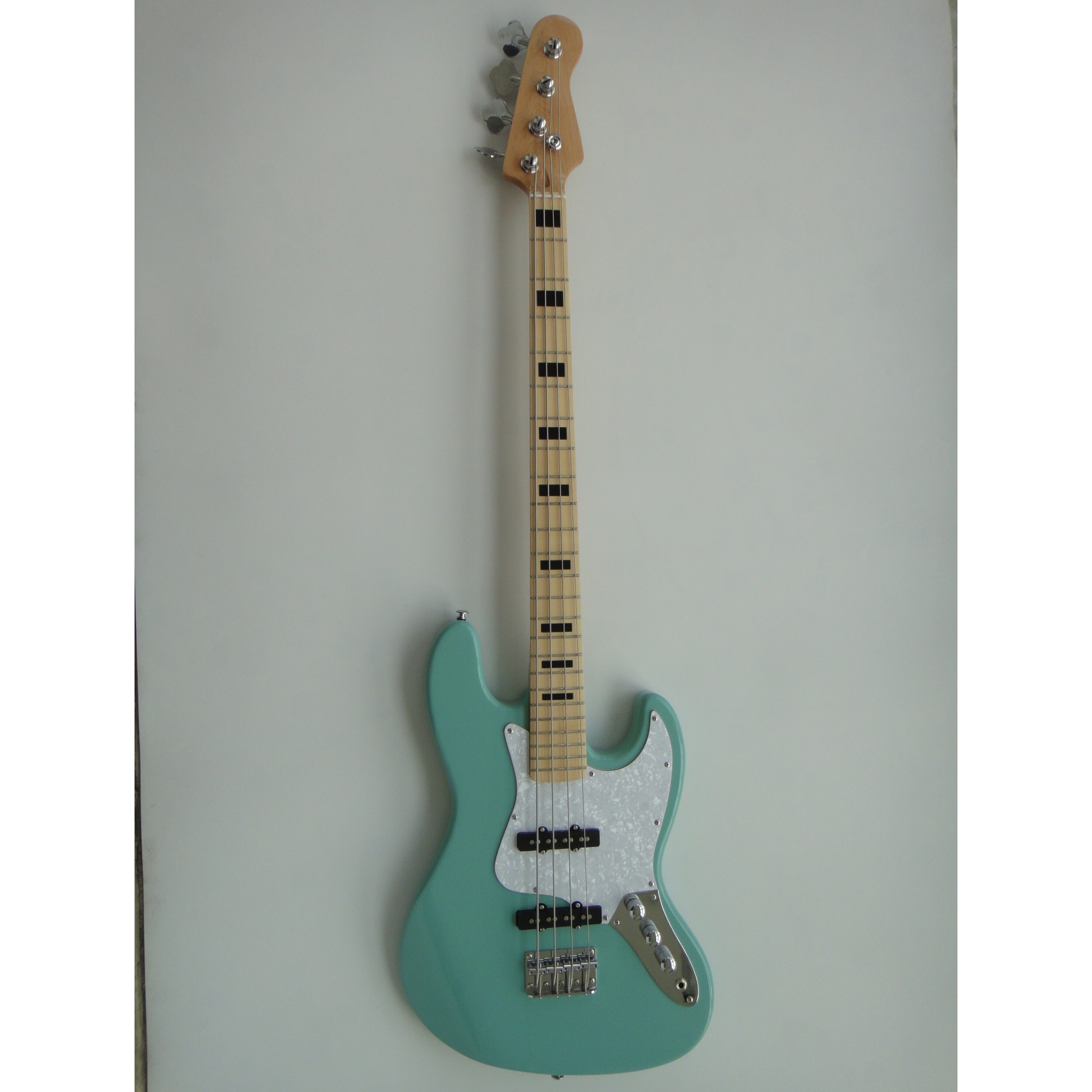 Afanti Customized Mahogany Body Bolt On Maple Neck Electric Guitar Afanti Customized Mahogany Body Bolt On Maple Neck Electric Guitar