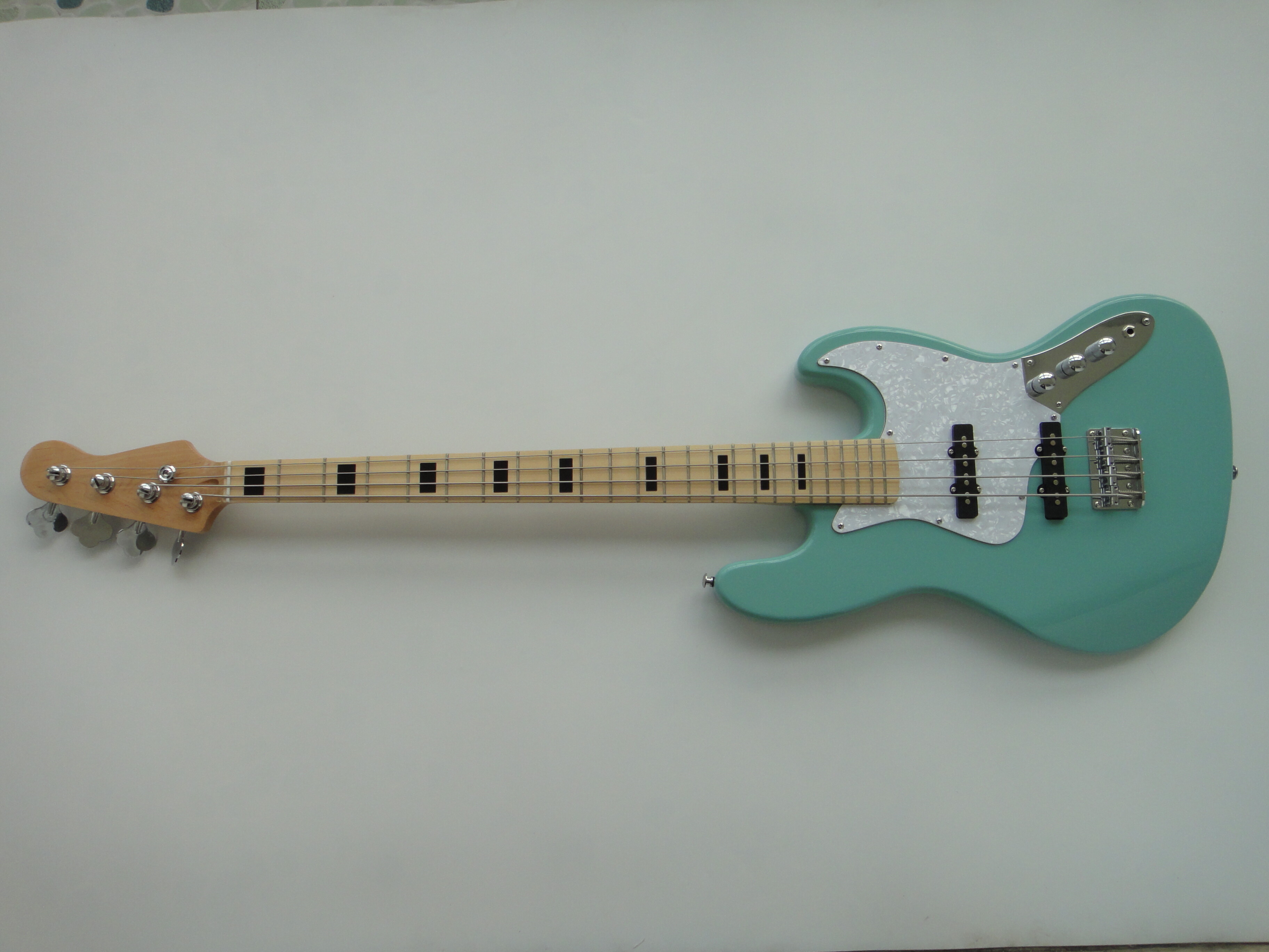 Afanti Customized Mahogany Body Bolt On Maple Neck Electric Guitar