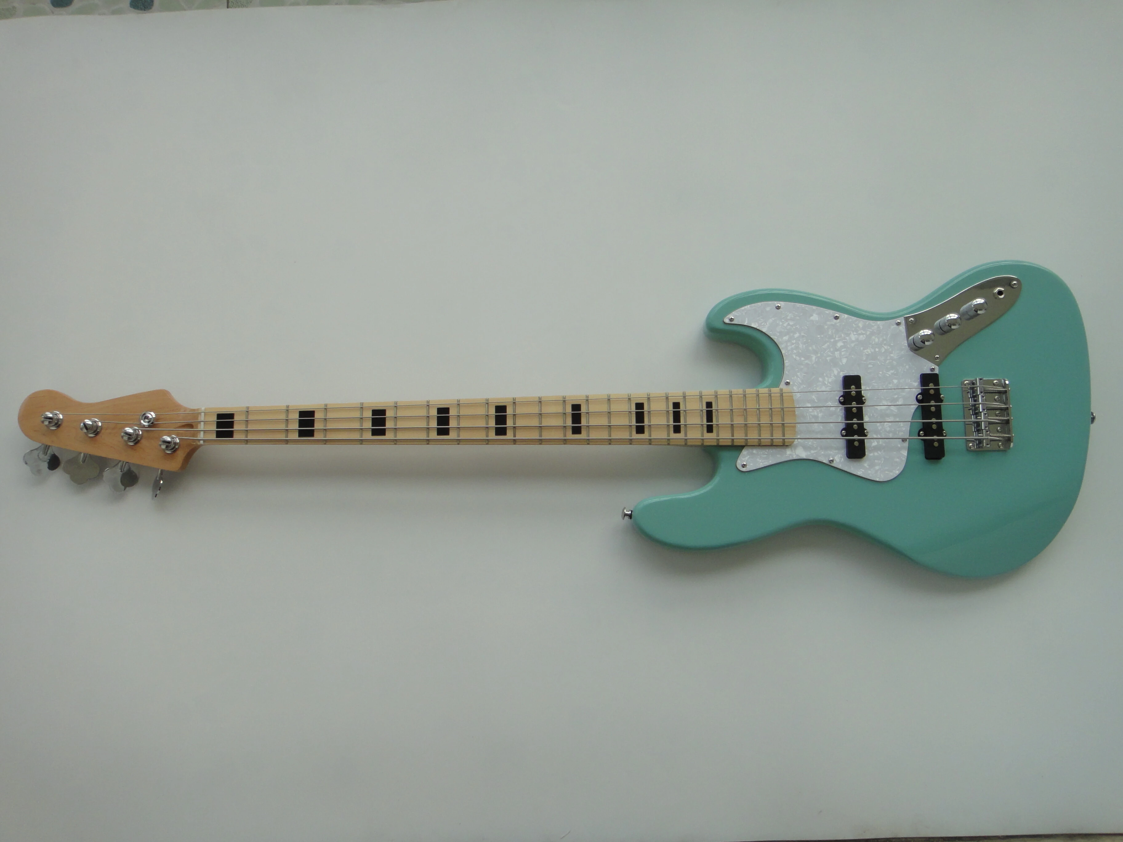 Afanti Customized Mahogany Body Bolt On Maple Neck Electric Guitar