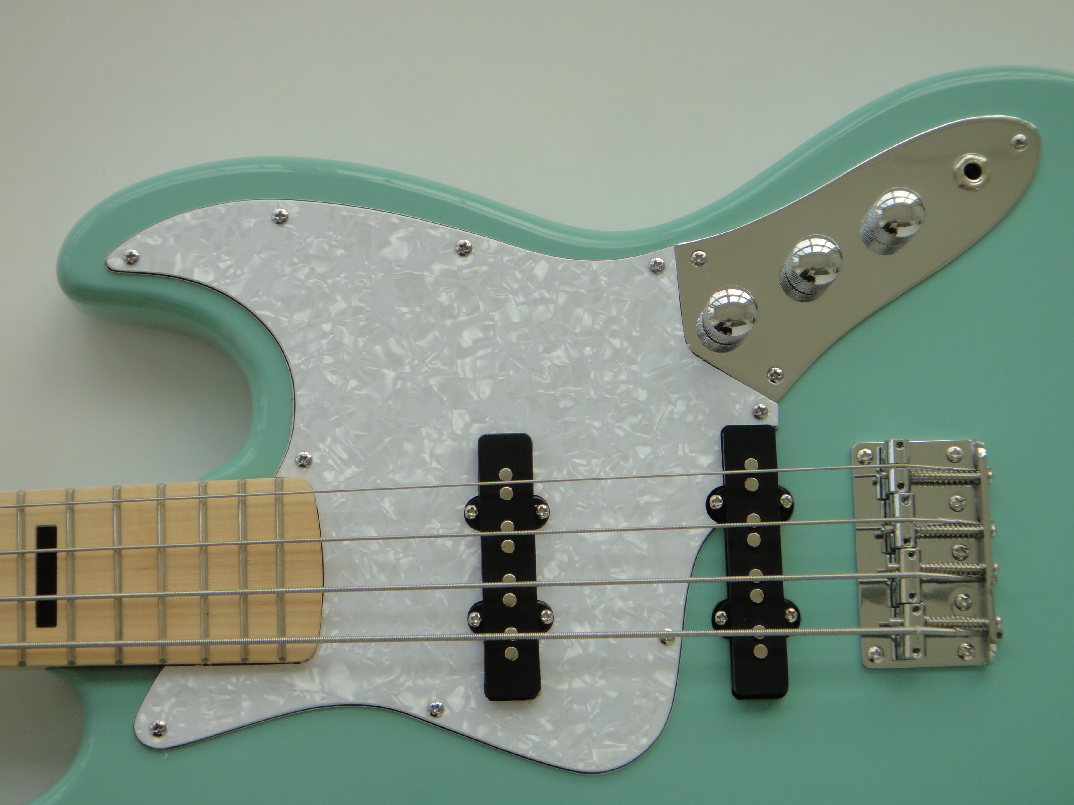 Afanti Customized Mahogany Body Bolt On Maple Neck Electric Guitar