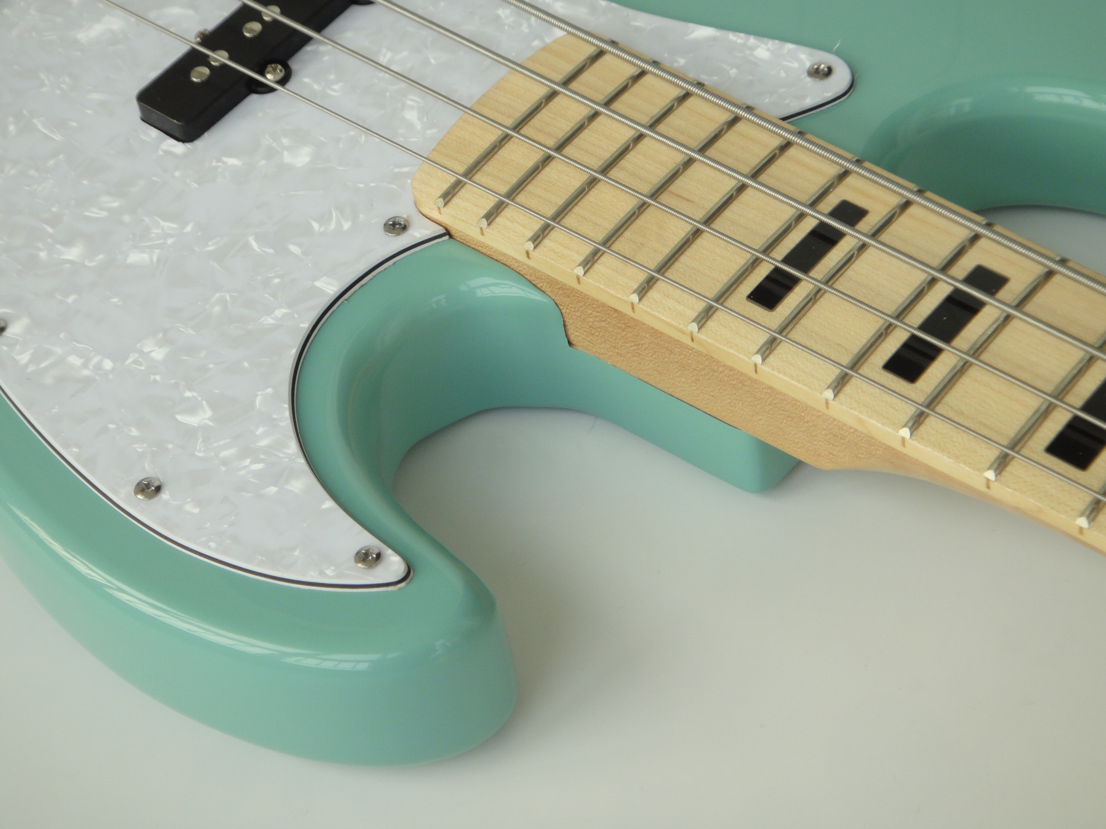 Afanti Customized Mahogany Body Bolt On Maple Neck Electric Guitar