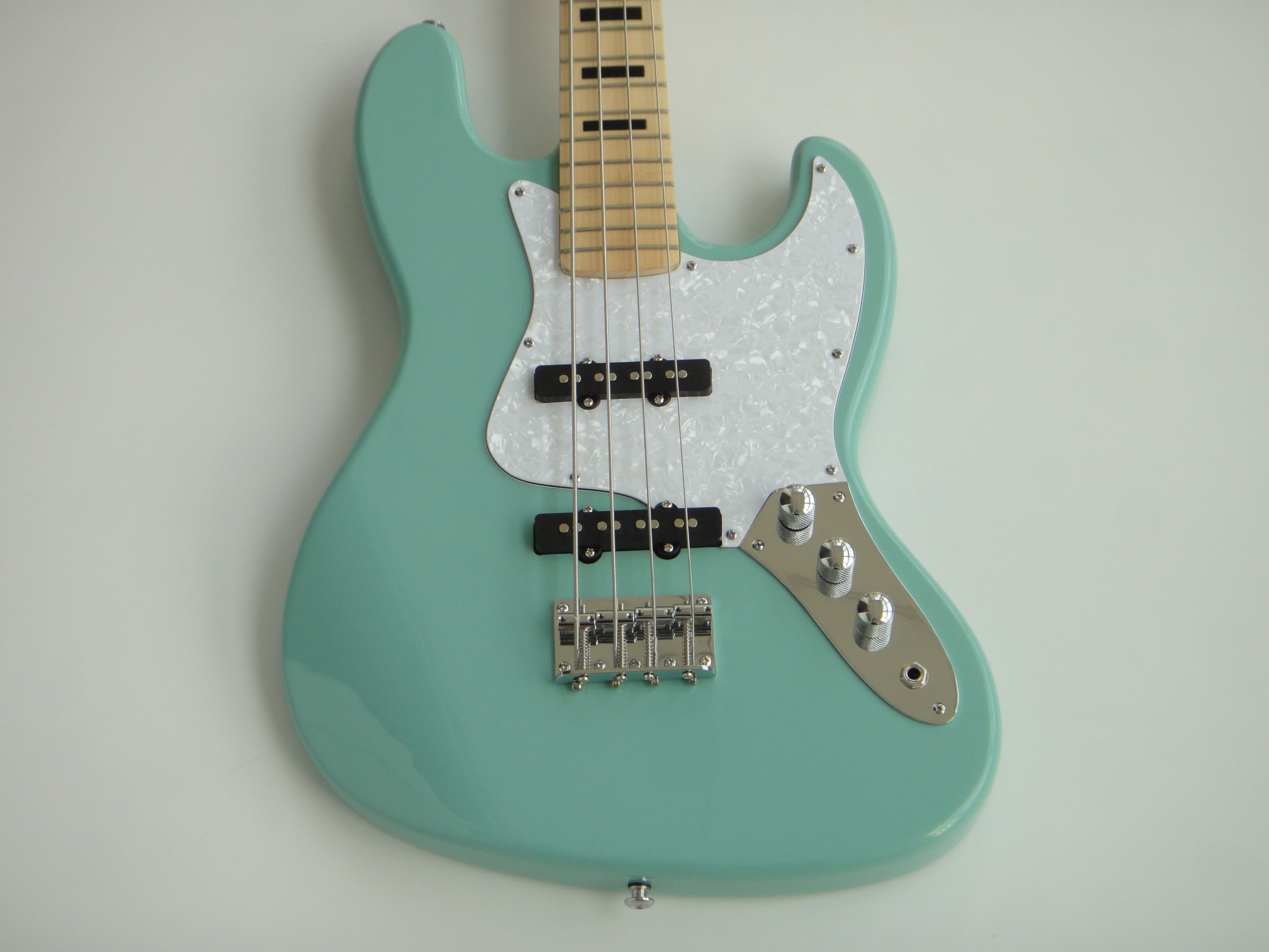 Afanti Customized Mahogany Body Bolt On Maple Neck Electric Guitar