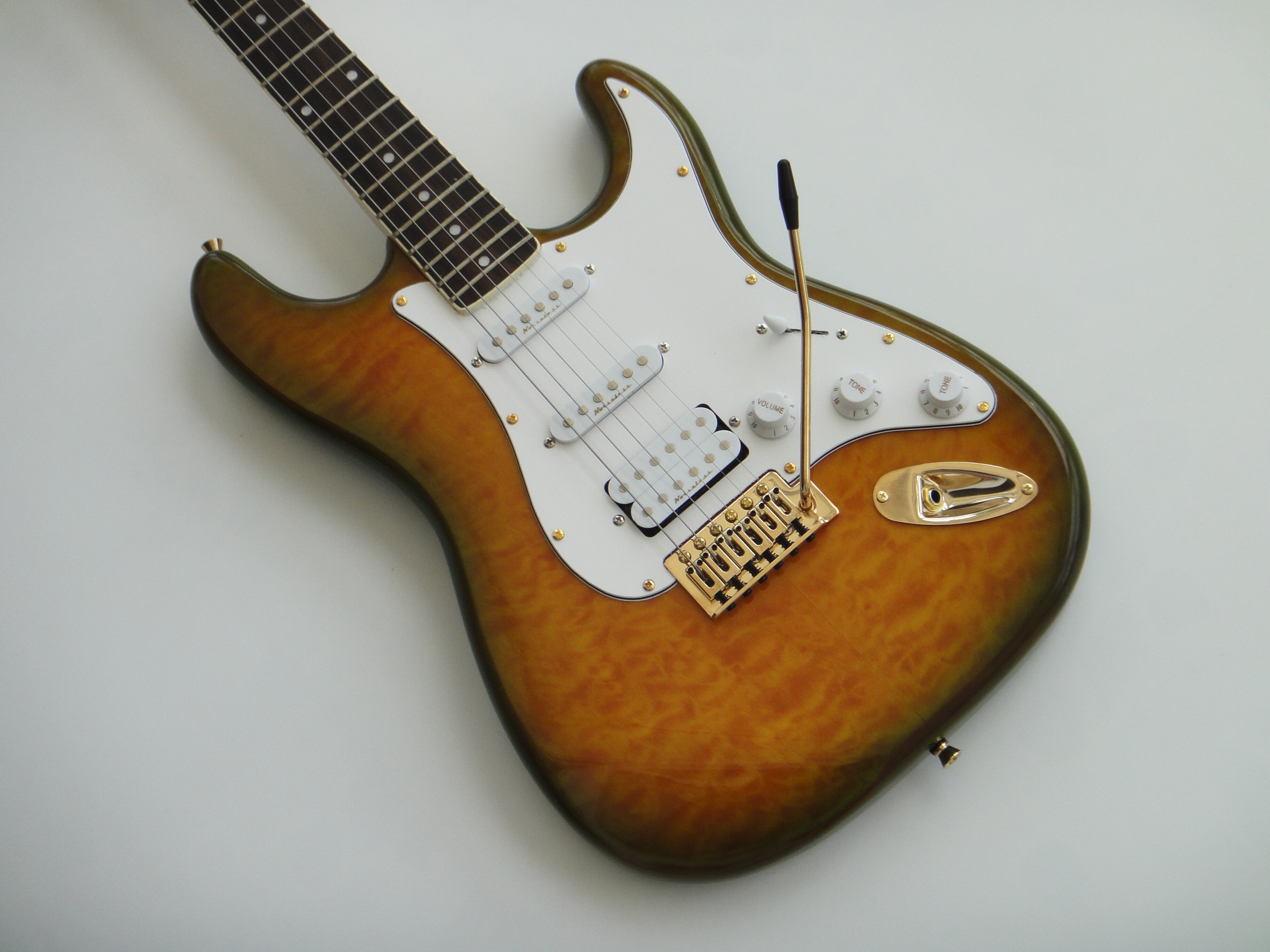 Afanti Customized Basswood Body with Quilted Maple Top Electric Guitar