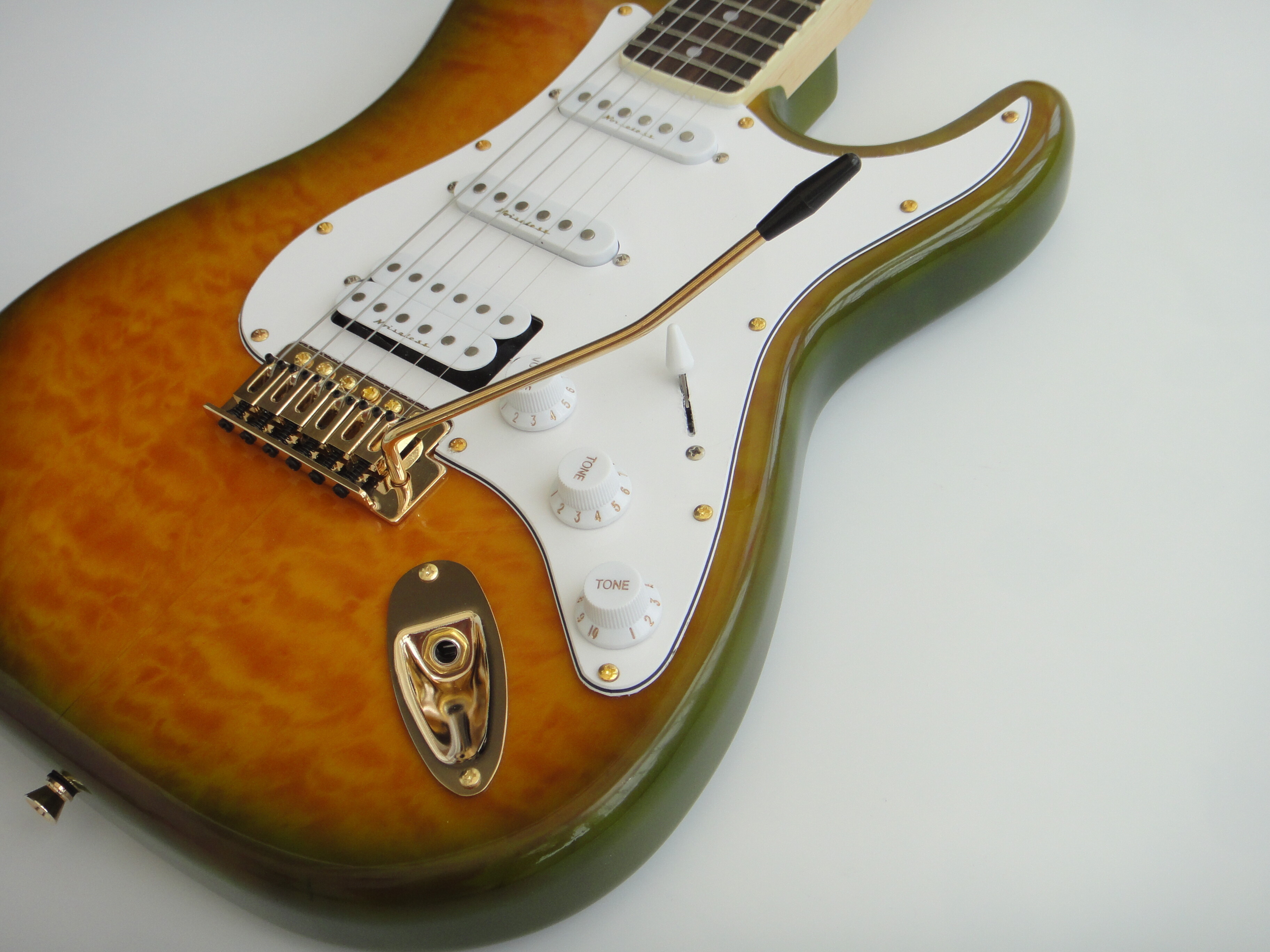 Afanti Customized Basswood Body with Quilted Maple Top Electric Guitar