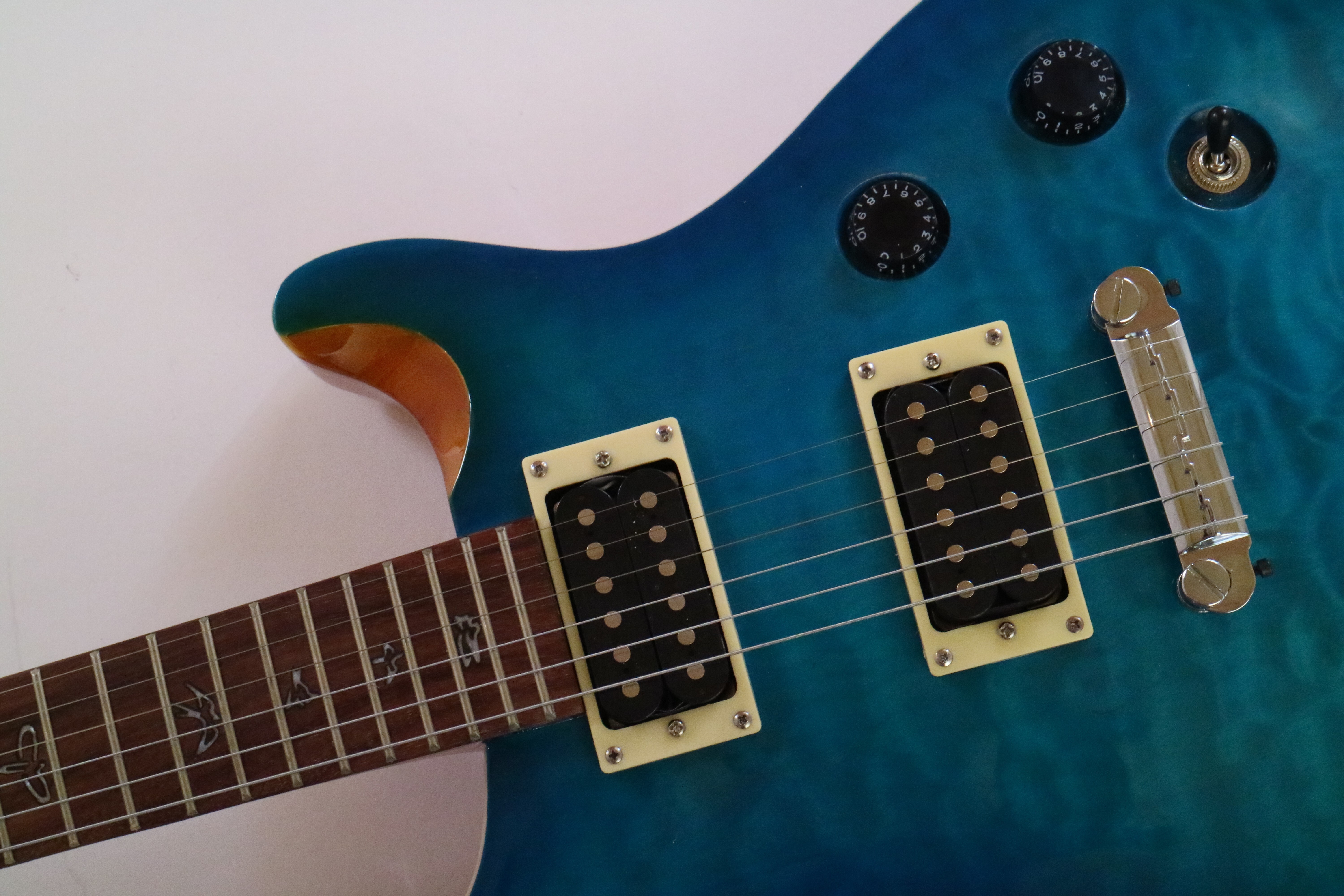 Afanti Customized Basswood with Quilted Maple Veneer Electric Guitar