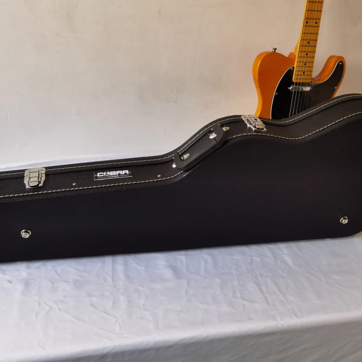 Gun-Shaped Black Color Electric Guitar Case