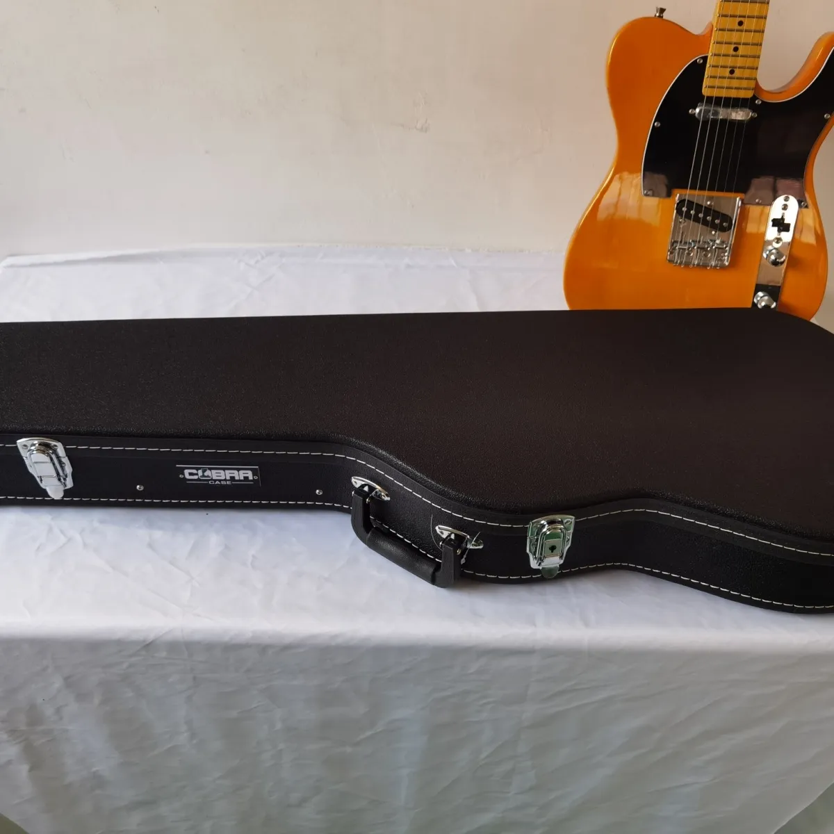 Gun-Shaped Black Color Electric Guitar Case